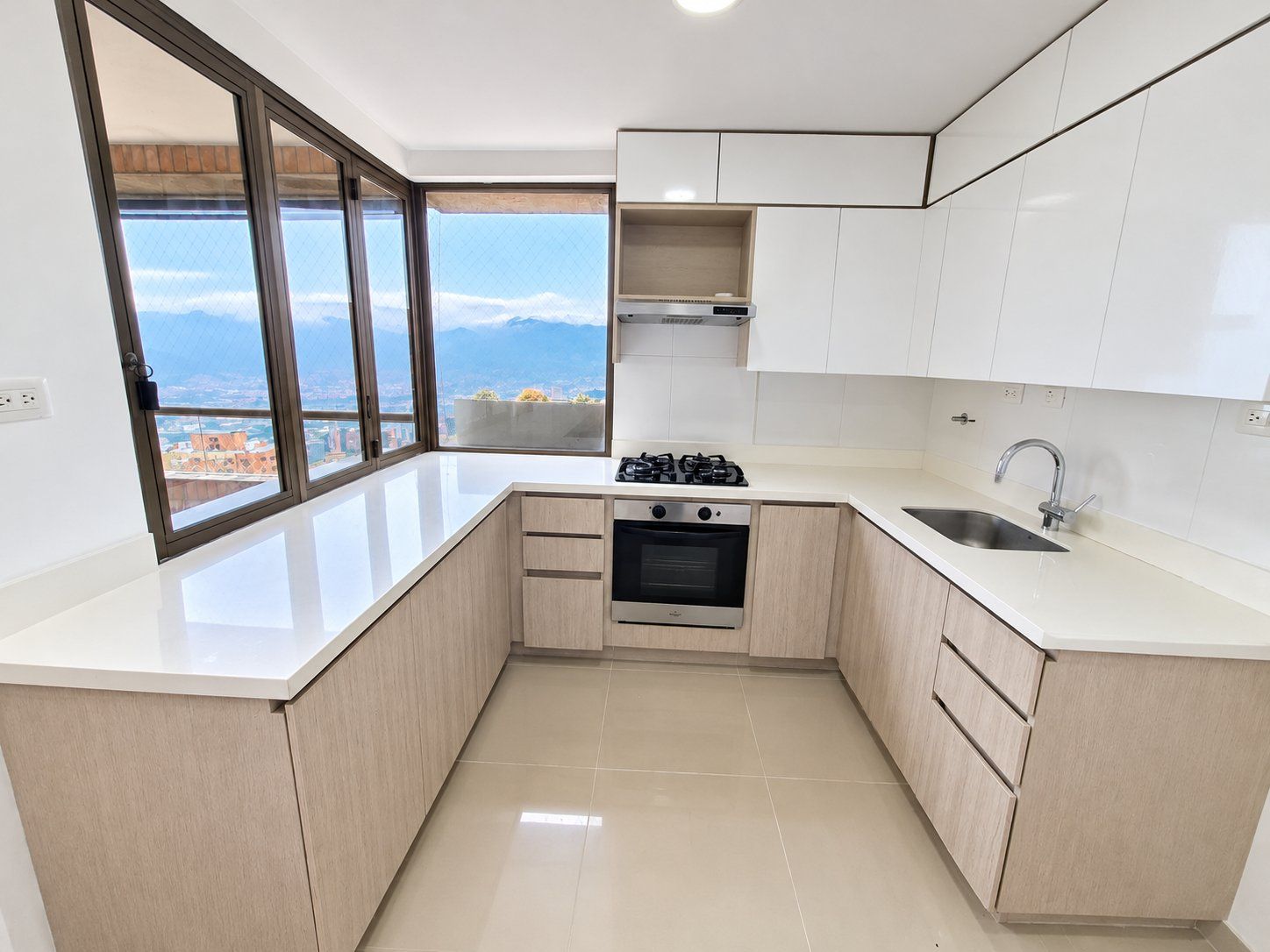 APARTAMENTO EN ARRIENDO UBICADO EN EL POBLADO SECTOR EL TESORO - 3