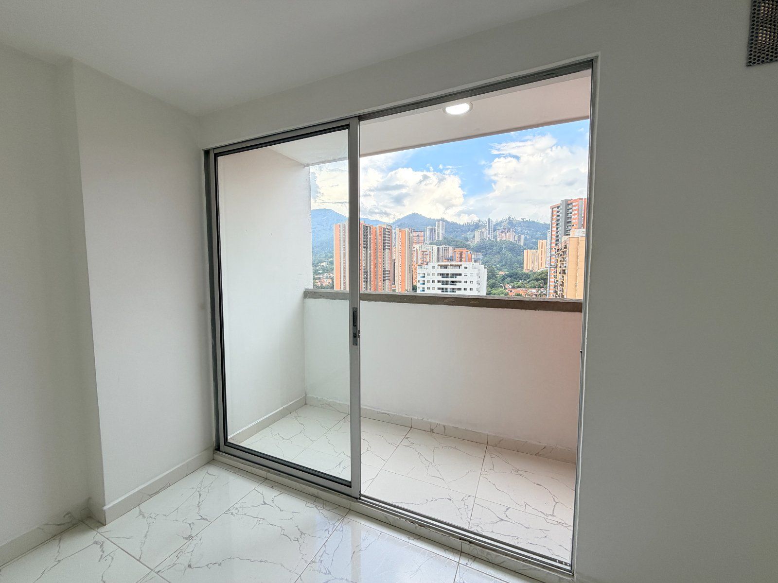 APARTAMENTO EN VENTA UBICADO EN SABANETA SECTOR EL TRAPICHE - 13