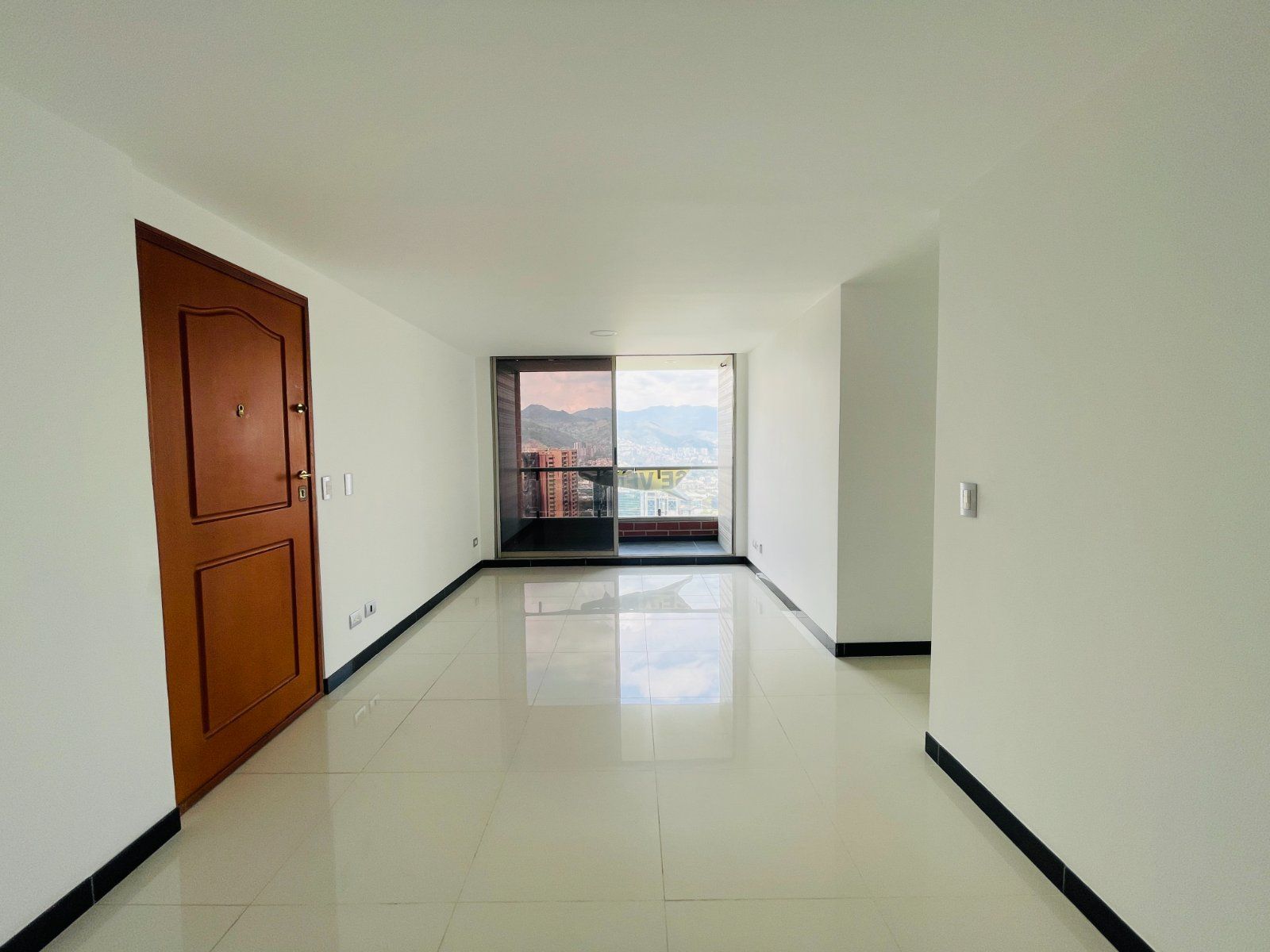 APARTAMENTO EN VENTA UBICADO EN MEDELLIN SECTOR LOS BALSOS - 2