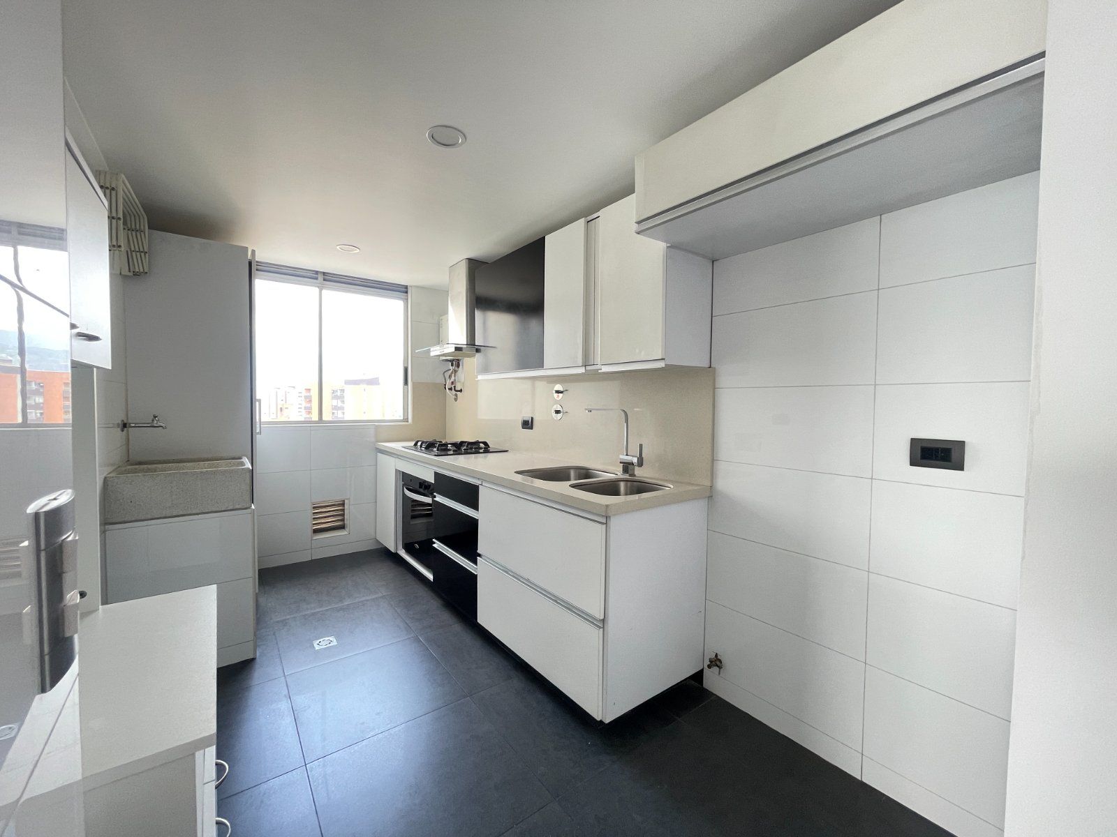 APARTAMENTO EN VENTA UBICADO EN MEDELLIN SECTOR LOS BALSOS - 3