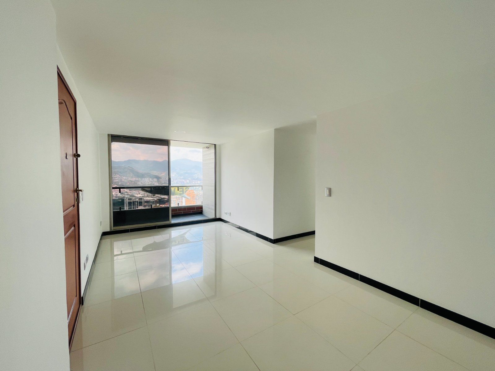 APARTAMENTO EN VENTA UBICADO EN MEDELLIN SECTOR LOS BALSOS - 6