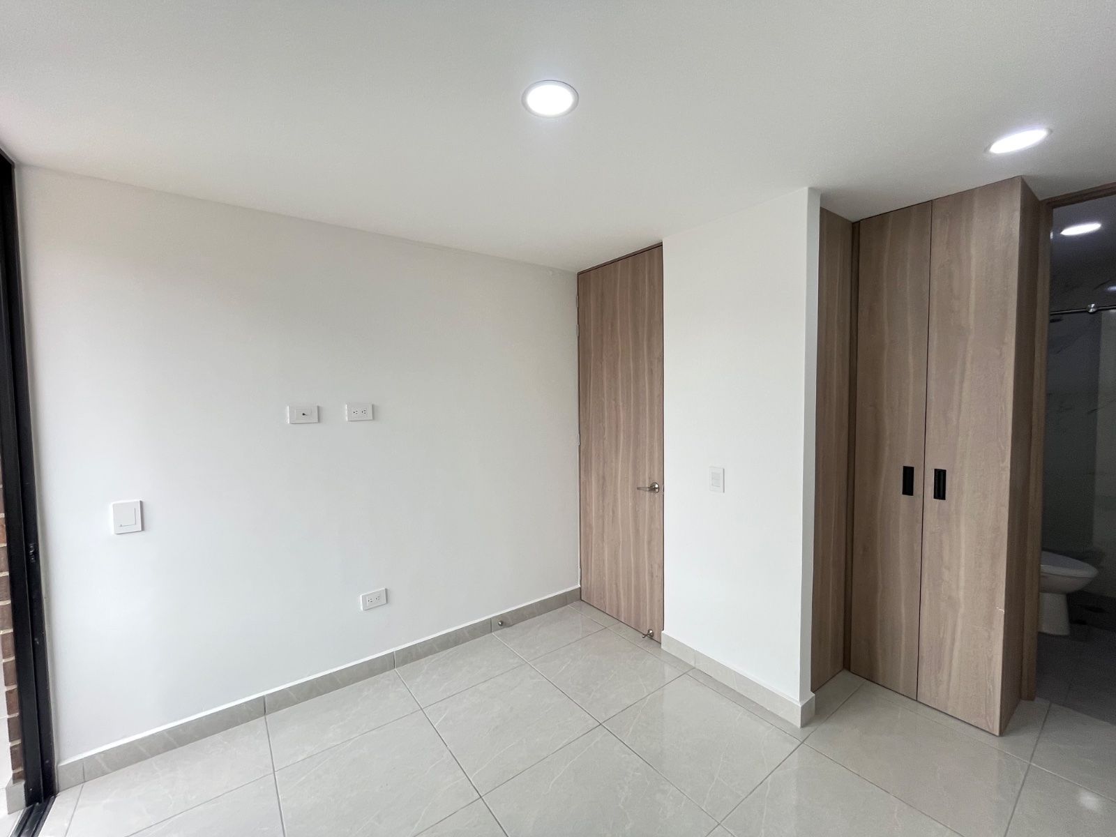 APARTAMENTO EN ARRIENDO UBICADO EN SABANETA SECTOR CALLE LARGA - 11