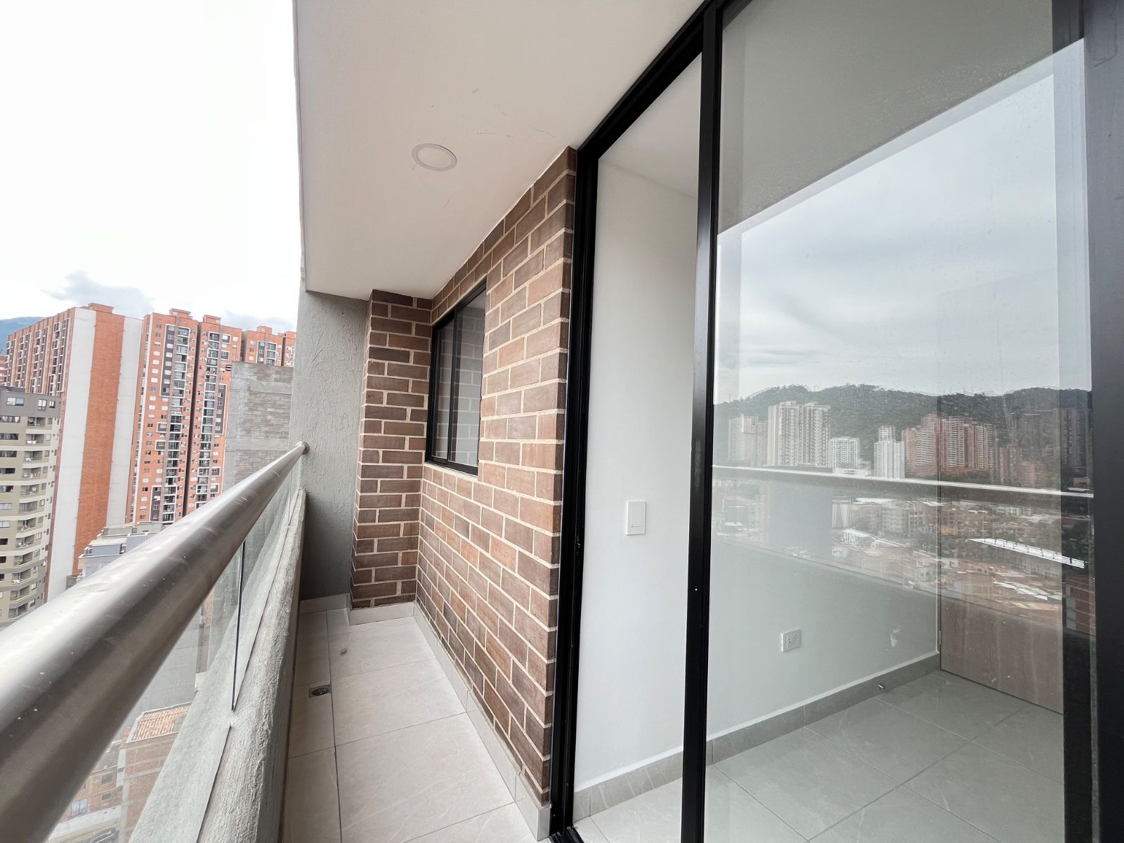 APARTAMENTO EN ARRIENDO UBICADO EN SABANETA SECTOR CALLE LARGA - 15