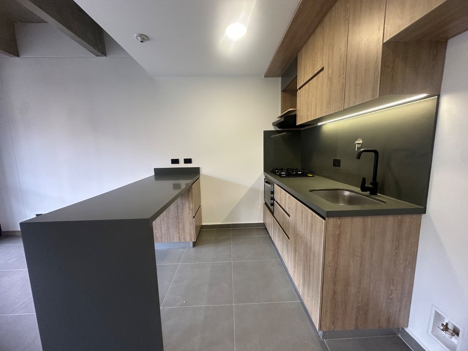 APARTAMENTO EN ARRIENDO UBICADO EN ENVIGADO SECTOR LOMA DEL ESCOBERO - 4