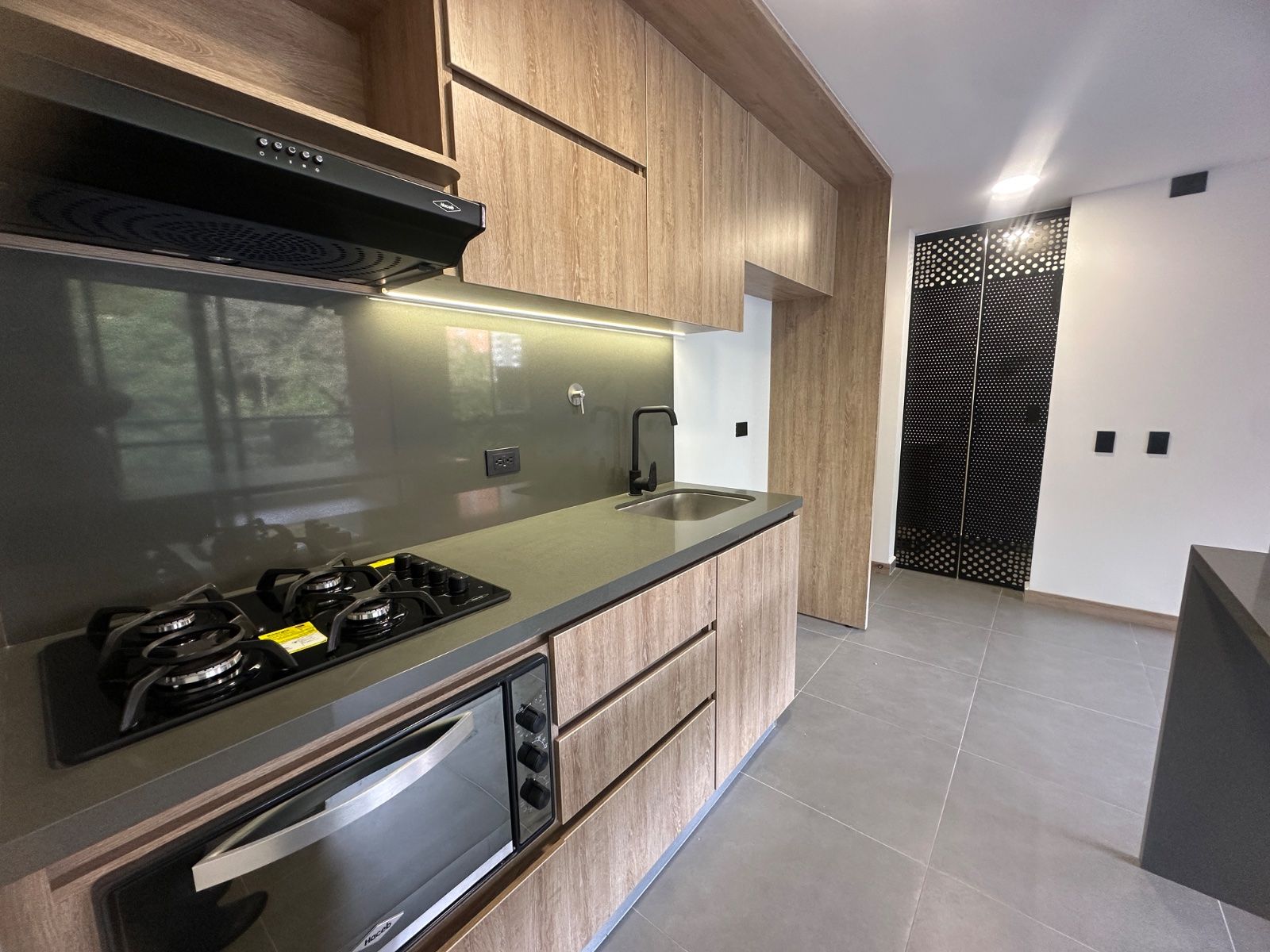 APARTAMENTO EN ARRIENDO UBICADO EN ENVIGADO SECTOR LOMA DEL ESCOBERO - 6