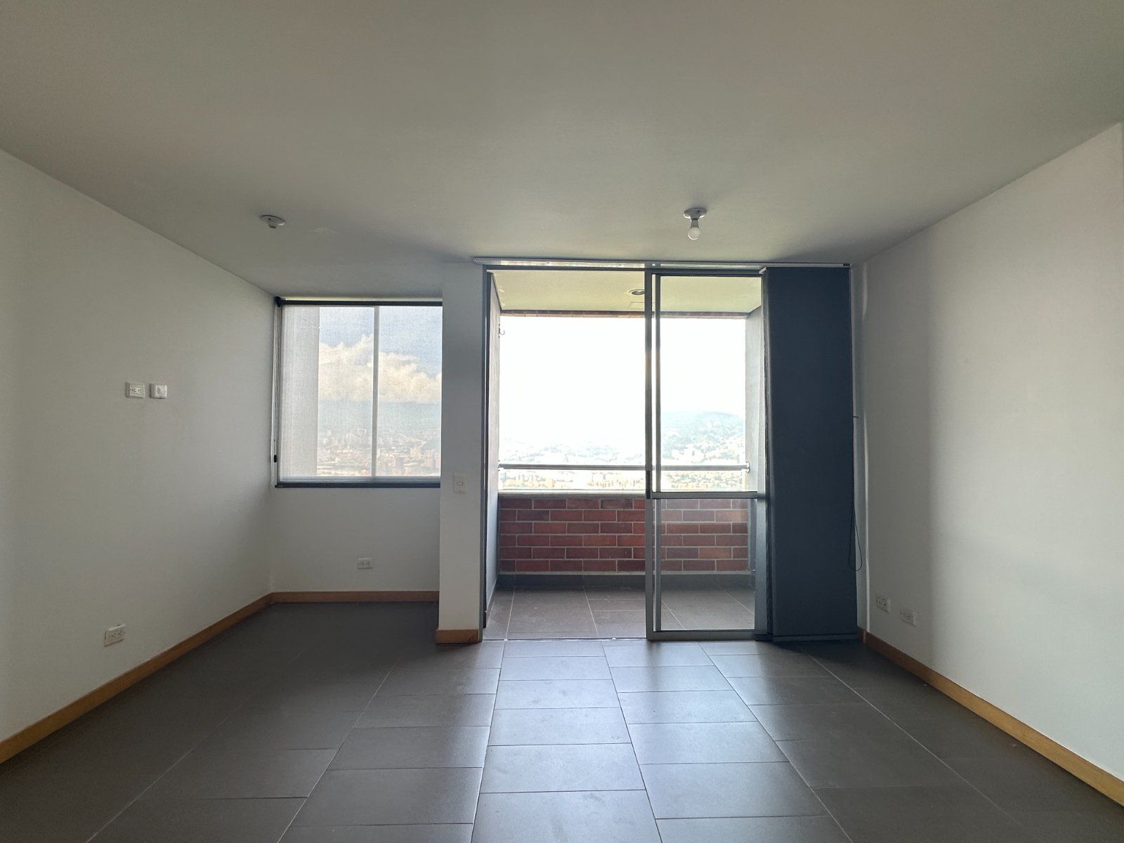 APARTAMENTO EN VENTA UBICADA EN ENVIGADO SECTOR LA LOMA DEL ESMERALDAL