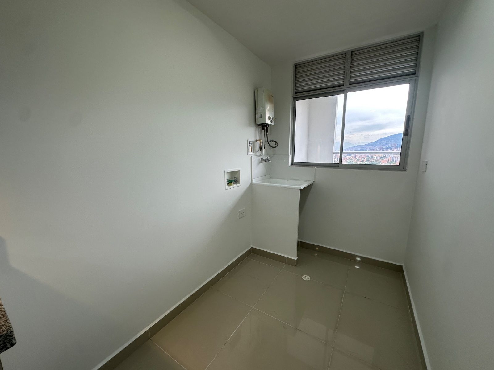 APARTAMENTO EN ARRIENDO UBICADO EN ENVIGADO SECTOR LA PAZ - 13