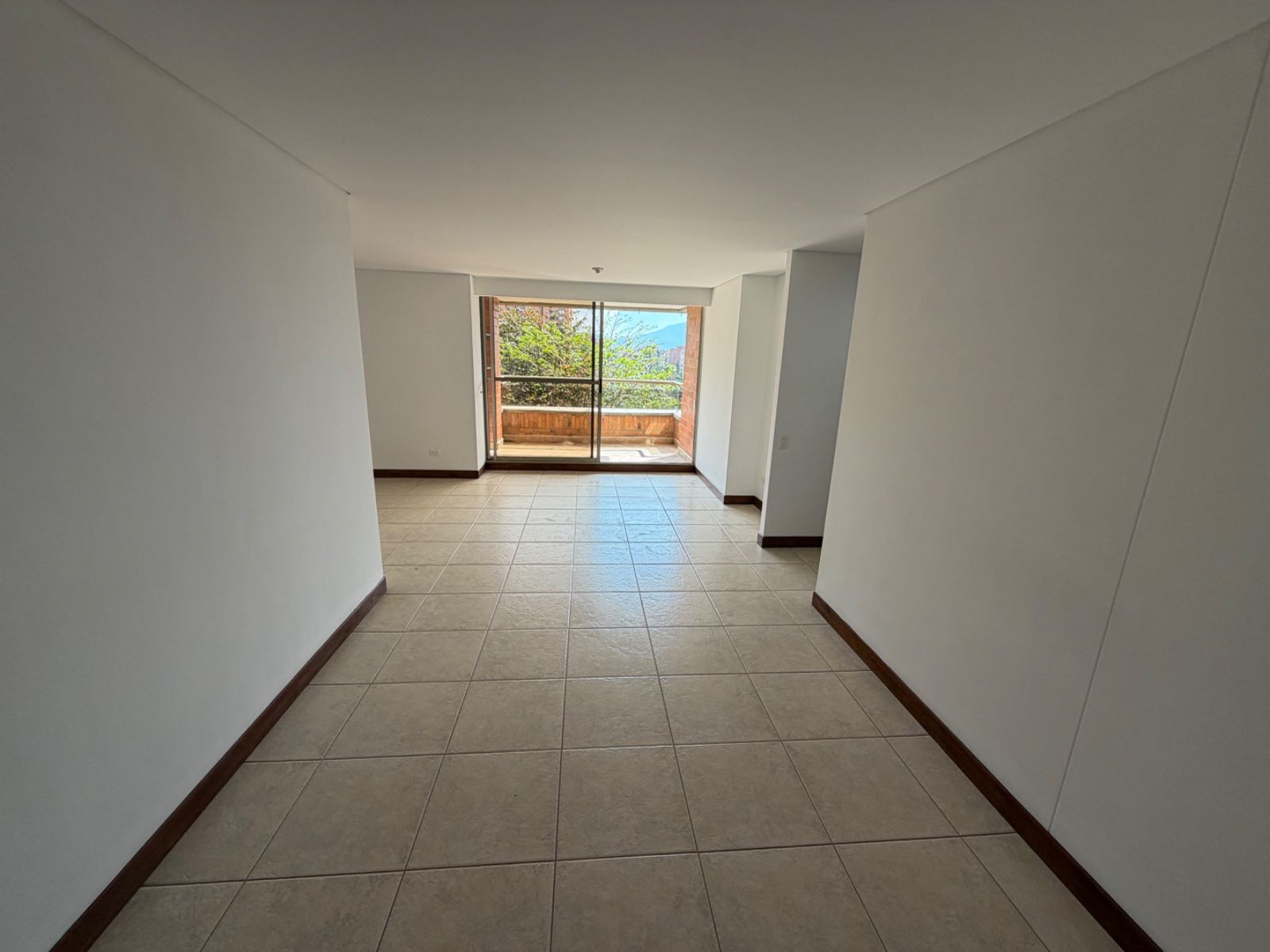 APARTAMENTO EN ARRIENDO UBICADO MEDELLÍN SECTOR POBLADO - 2