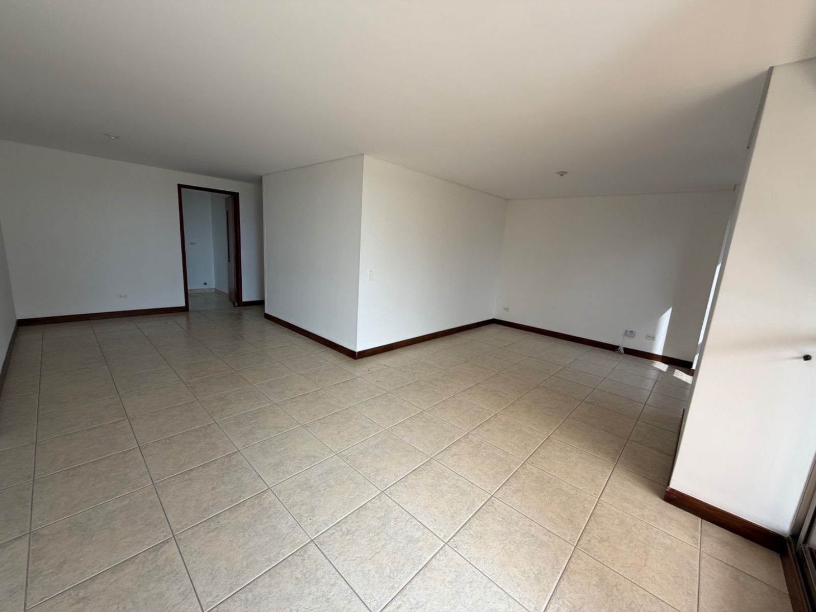 APARTAMENTO EN ARRIENDO UBICADO MEDELLÍN SECTOR POBLADO - 3