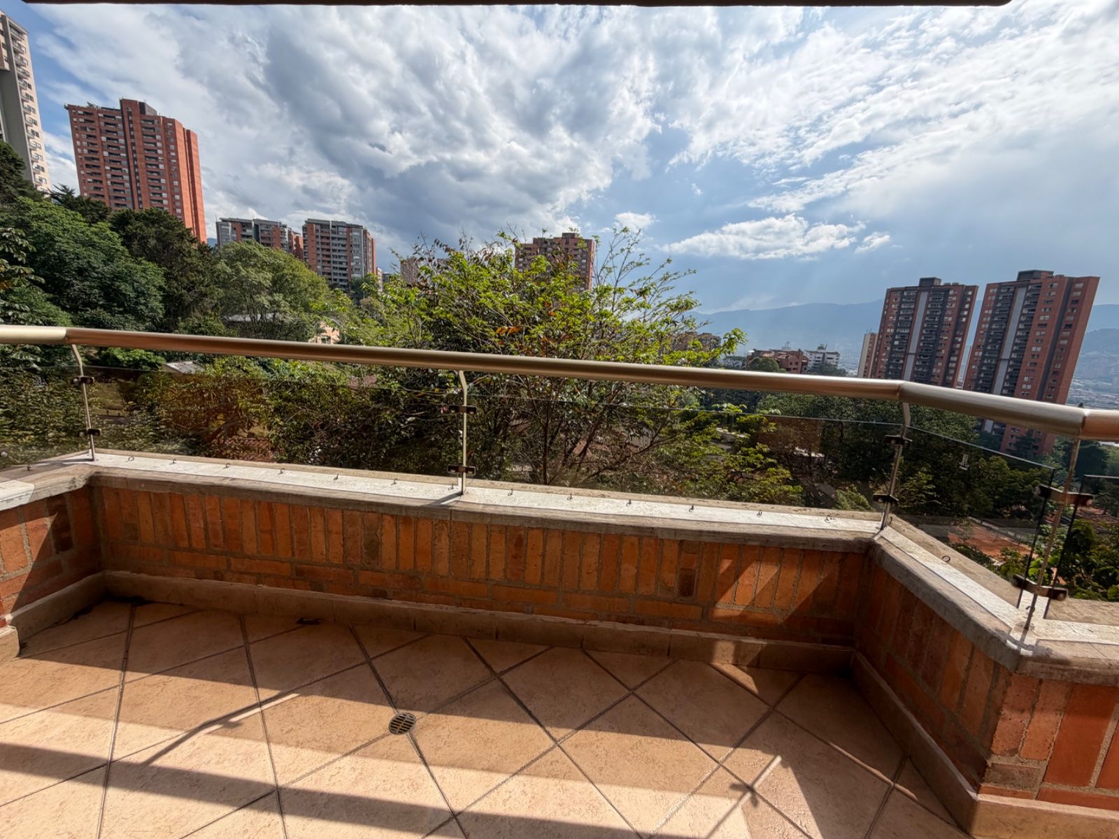 APARTAMENTO EN ARRIENDO UBICADO MEDELLÍN SECTOR POBLADO - 13