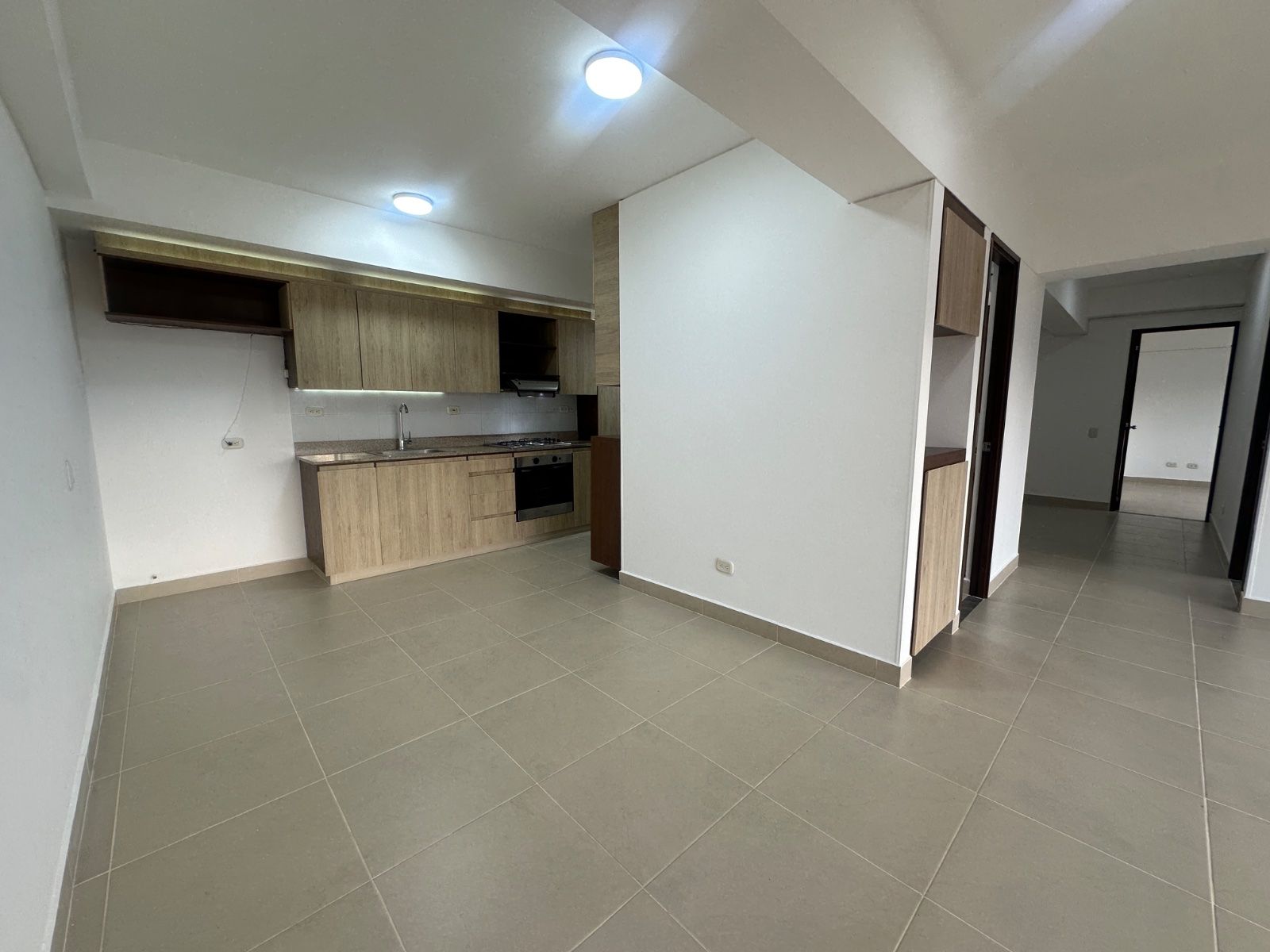 APARTAMENTO EN ARRIENDO UBICADO EN ENVIGADO SECTOR LOMA DEL ESCOBERO - 2