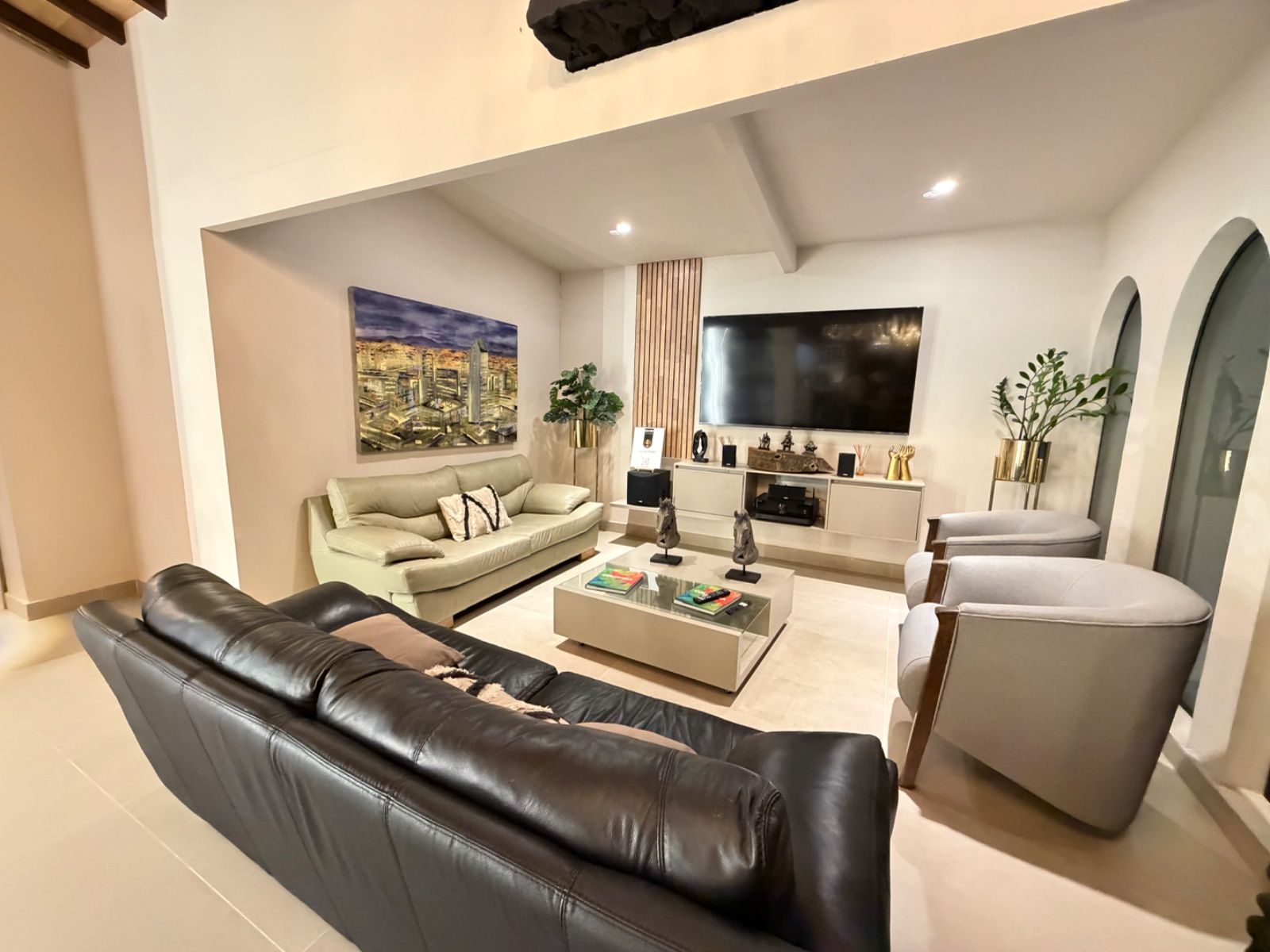 CASA EN ARRIENDO UBICADA EN MEDELLIN SECTOR LAURELES - 2