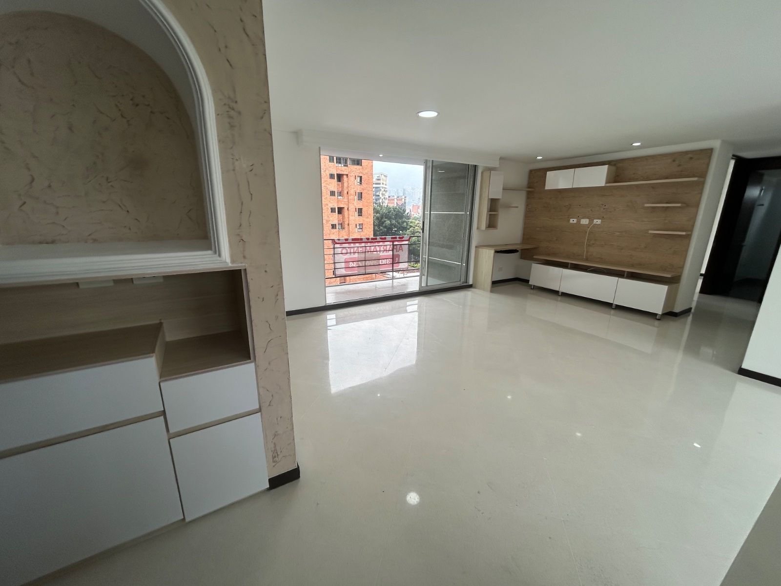 APARTAMENTO EN ARRIENDO UBICADO EN MEDELLÍN SECTOR LAURELES