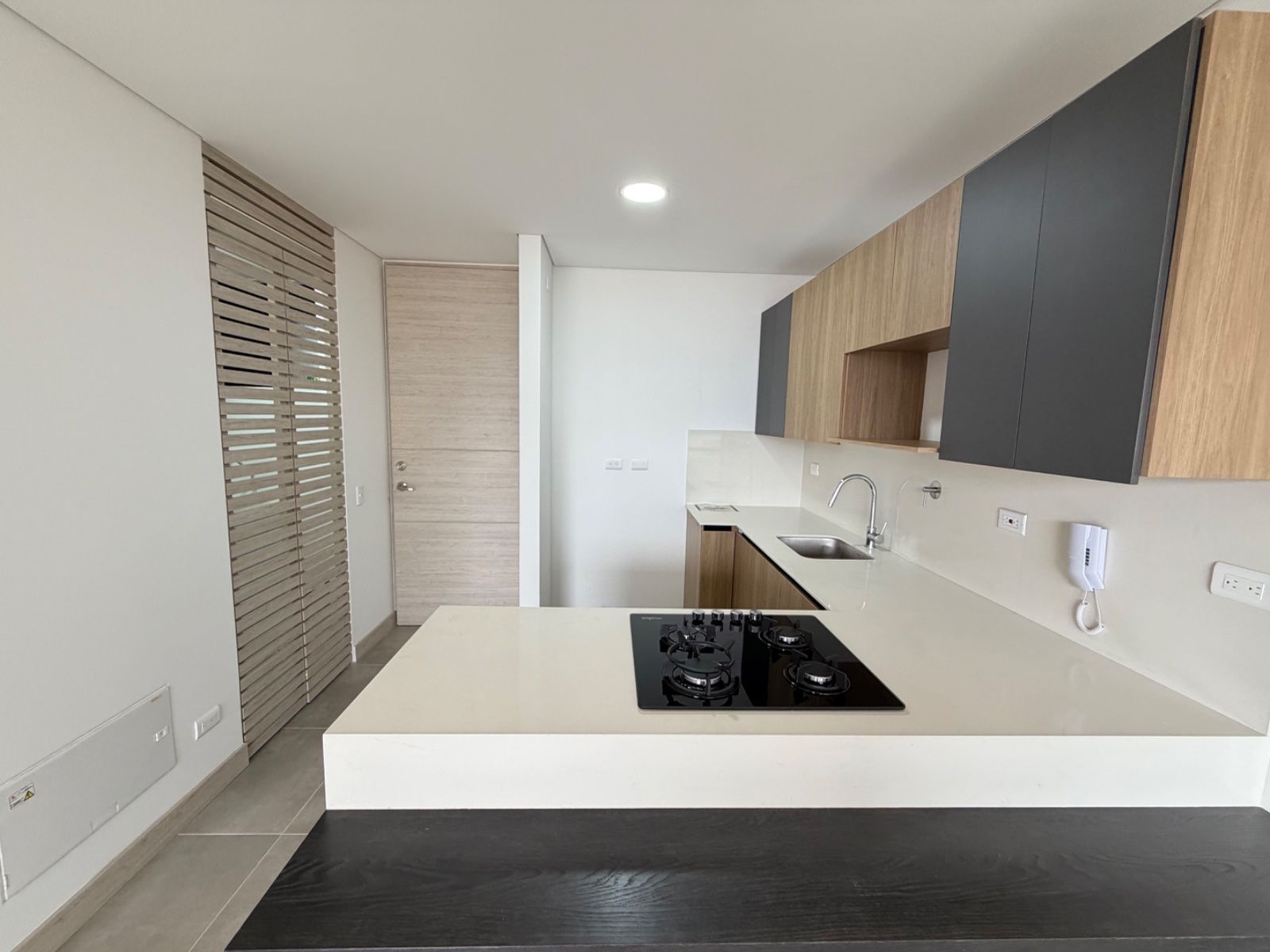 APARTAMENTO EN ARRIENDO UBICADO EN MEDELLIN SECTOR EL POBLADO - 4