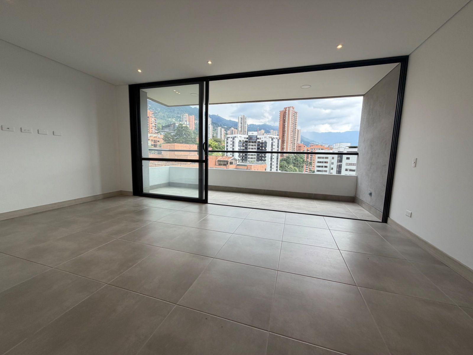 APARTAMENTO EN ARRIENDO UBICADO EN MEDELLIN SECTOR EL POBLADO