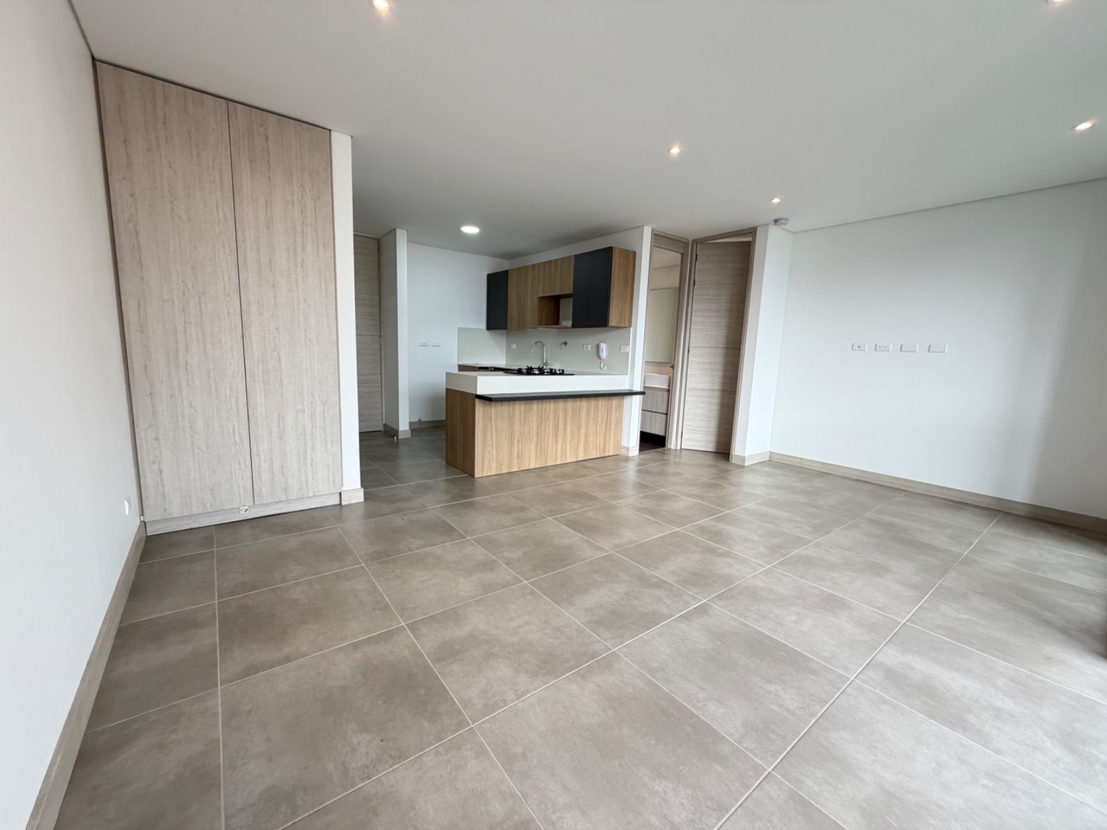 APARTAMENTO EN ARRIENDO UBICADO EN MEDELLIN SECTOR EL POBLADO - 3