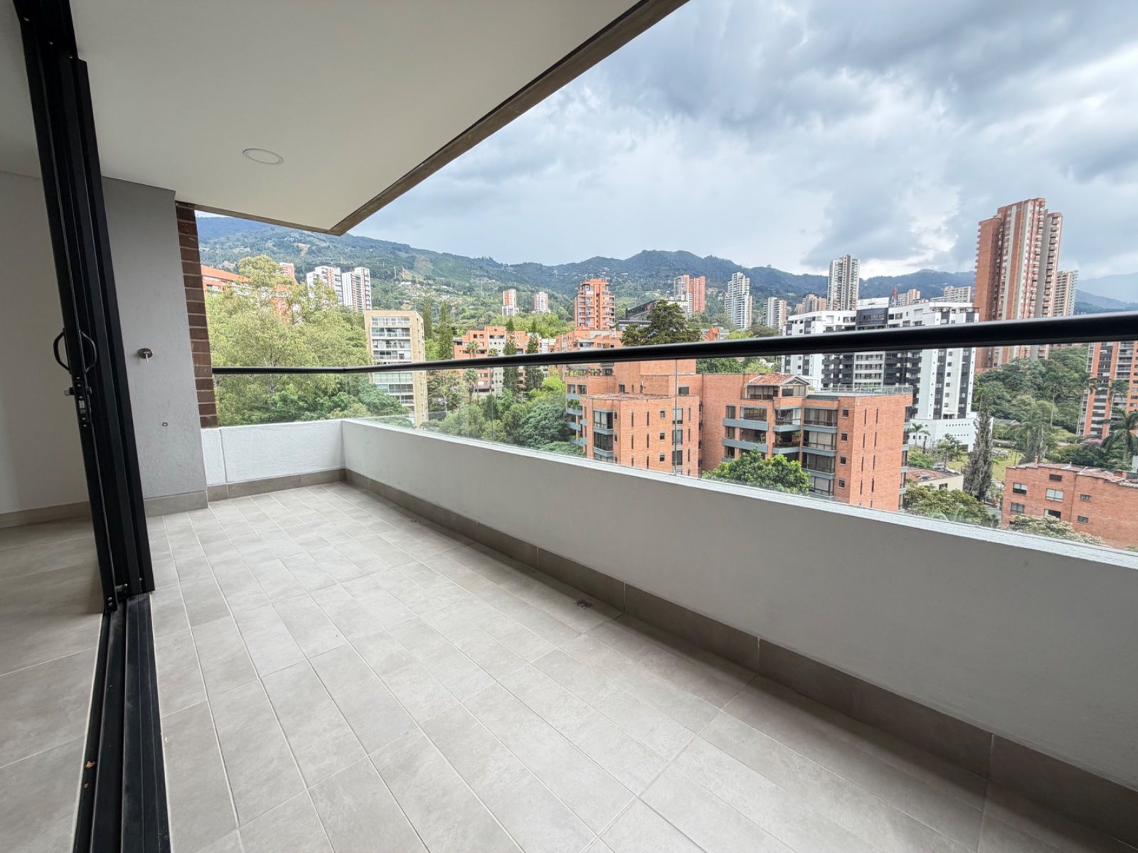 APARTAMENTO EN ARRIENDO UBICADO EN MEDELLIN SECTOR EL POBLADO - 11