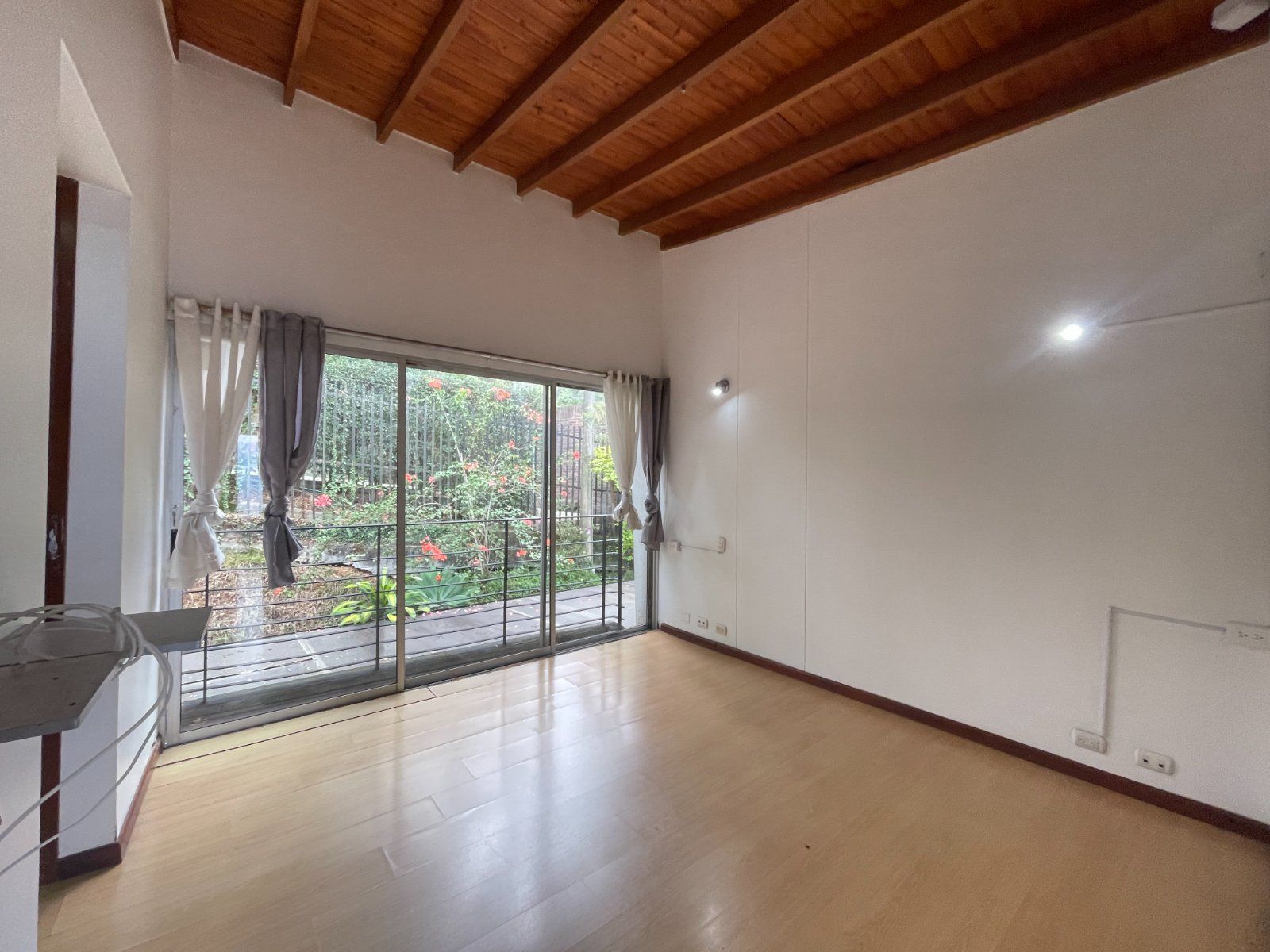 CASA EN VENTA UBICADA EN MEDELLIN SECTOR POBLADO - 8
