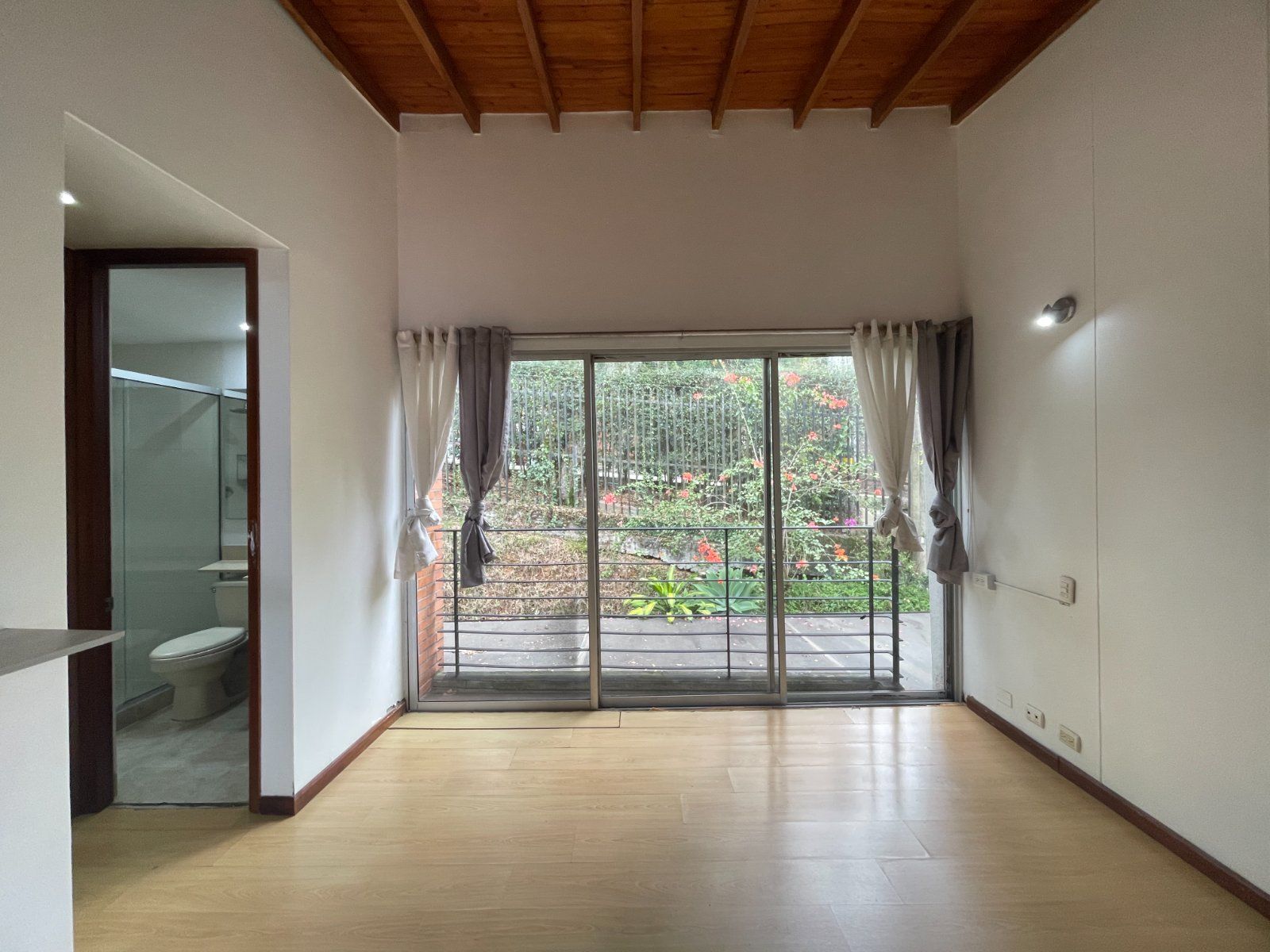 CASA EN VENTA UBICADA EN MEDELLIN SECTOR POBLADO - 7