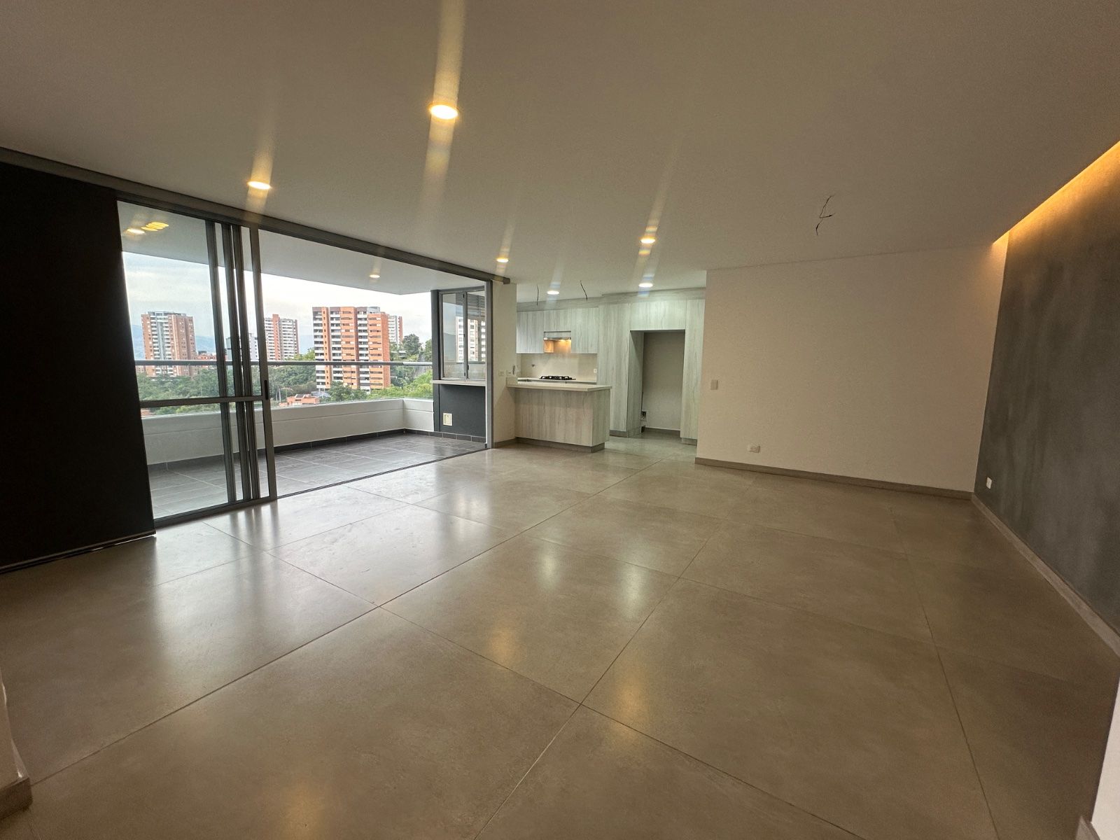 APARTAMENTO EN ARRIENDO UBICADO EN ENVIGADO SECTOR CUMBRES