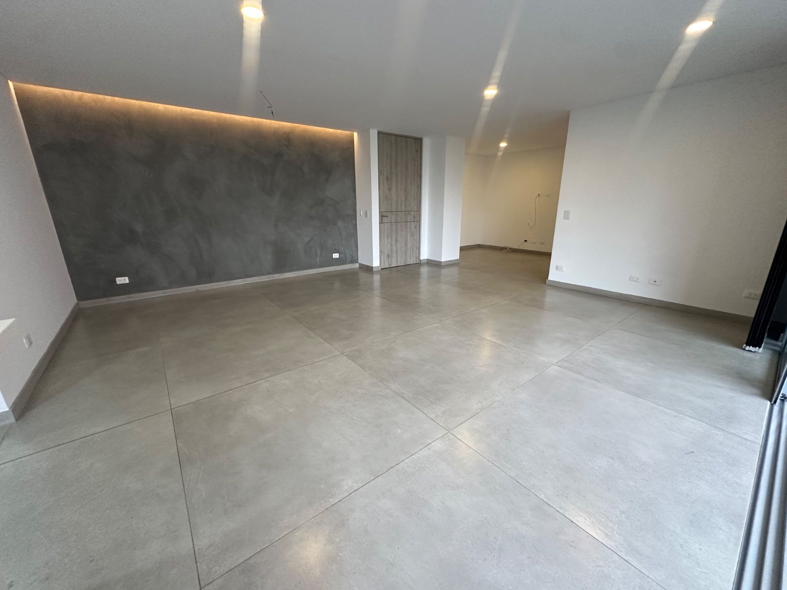 APARTAMENTO EN ARRIENDO UBICADO EN ENVIGADO LOMA DE LOS MESA - 2