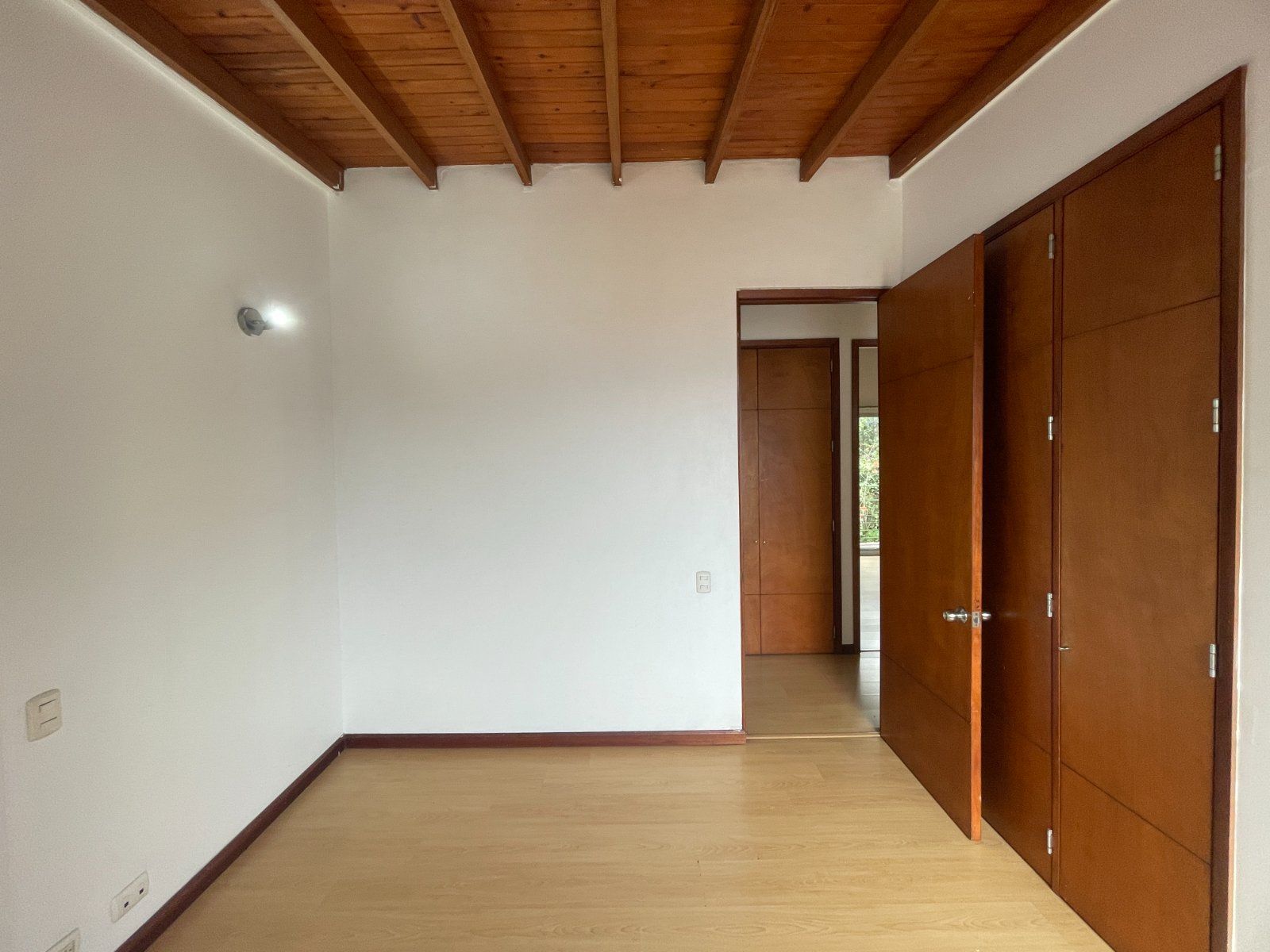 CASA EN VENTA UBICADA EN MEDELLIN SECTOR POBLADO - 6