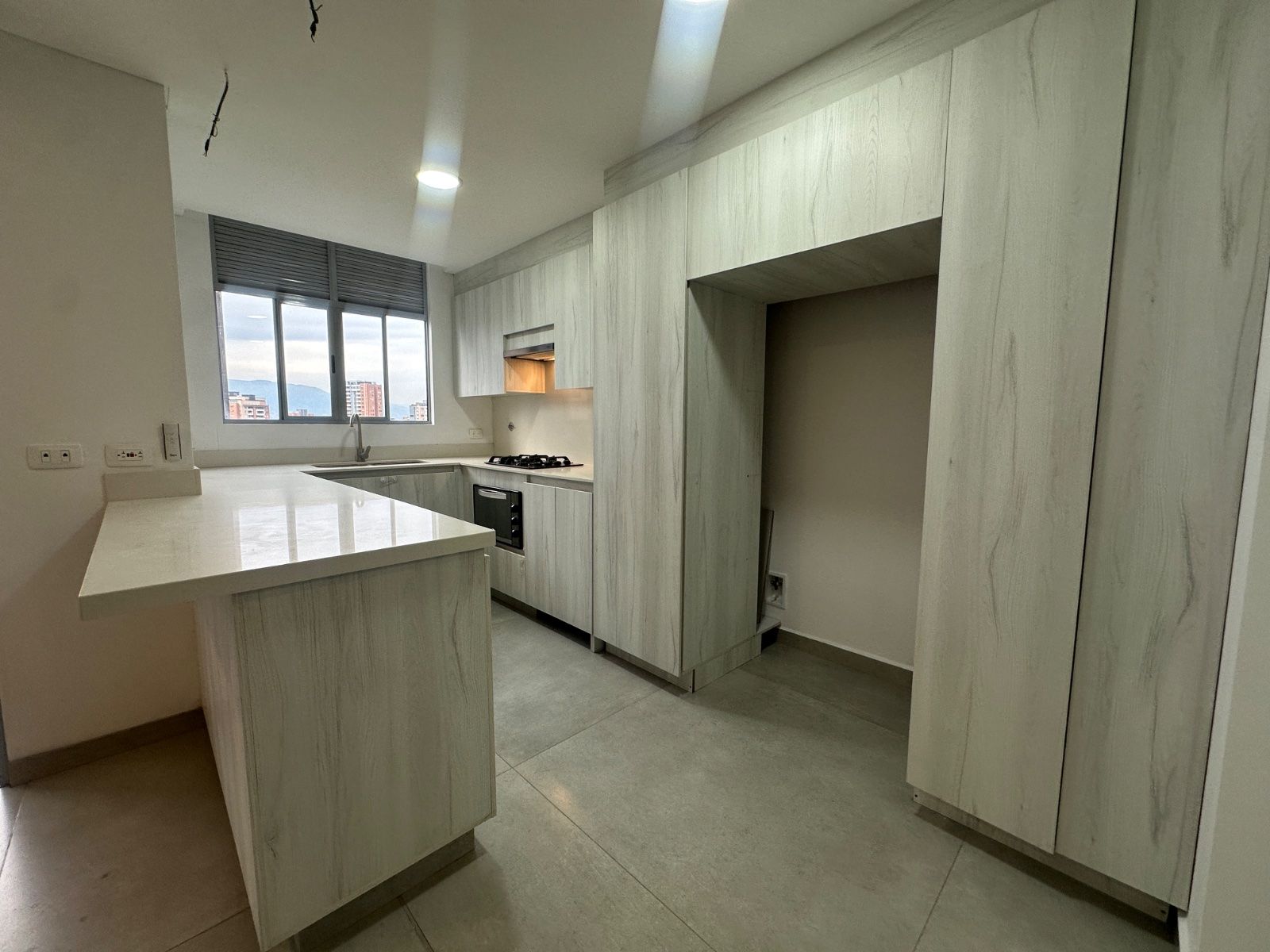 APARTAMENTO EN ARRIENDO UBICADO EN ENVIGADO LOMA DE LOS MESA - 3
