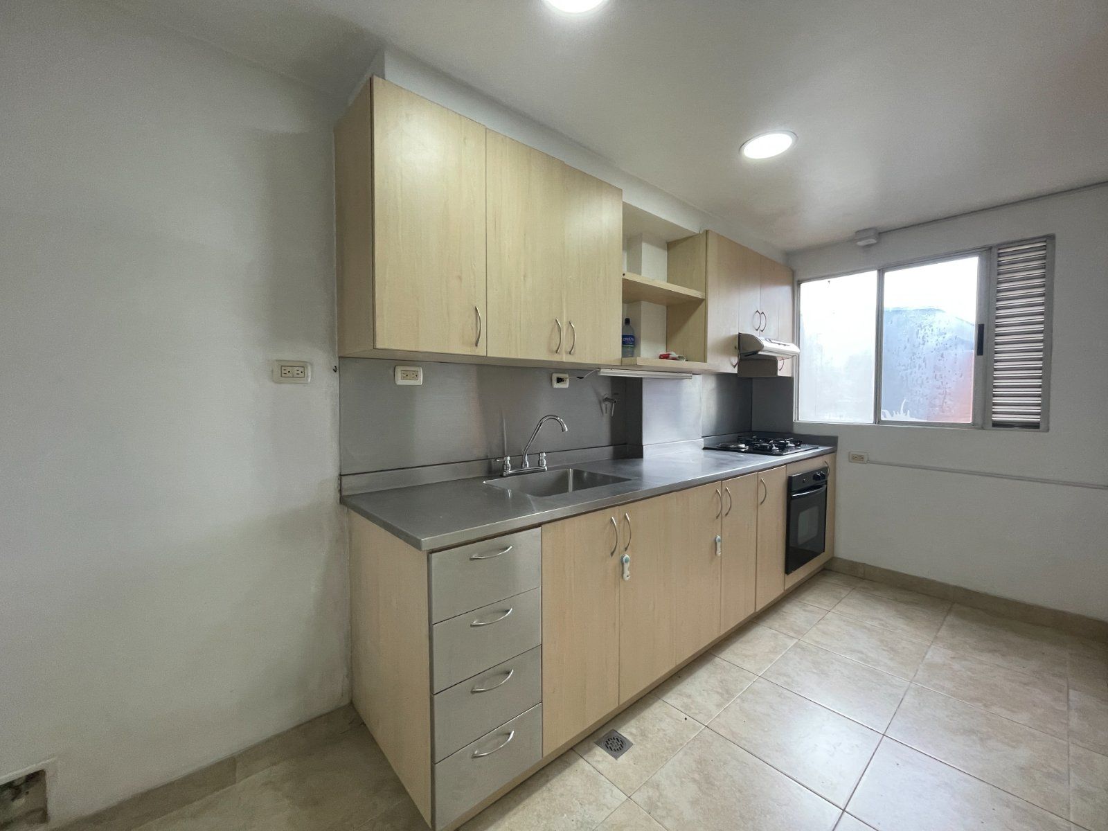 CASA EN VENTA UBICADA EN MEDELLIN SECTOR POBLADO - 4