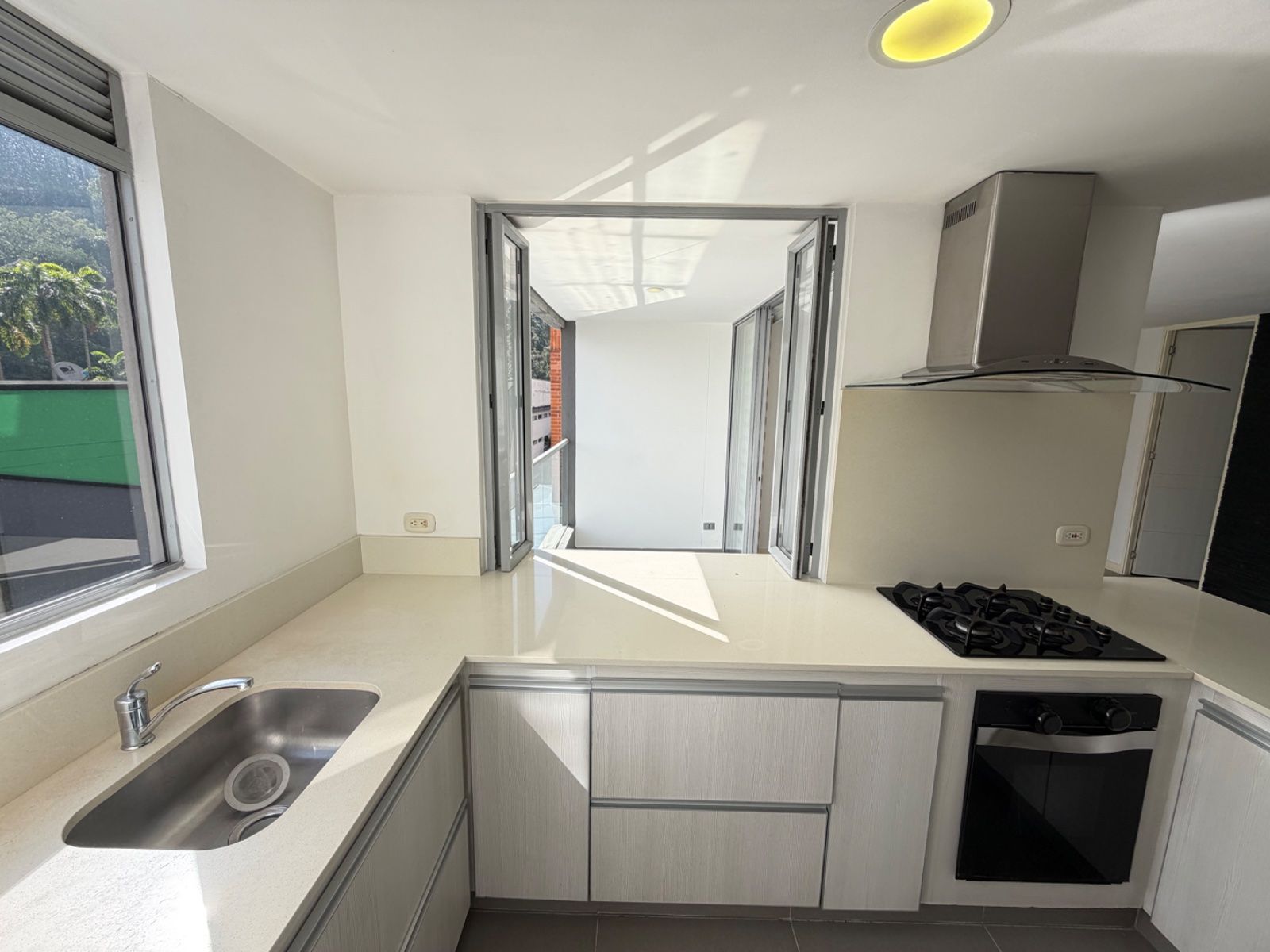 APARTAMENTO EN ARRIENDO UBICADO EN MEDELLIN SECTOR CASTROPOL