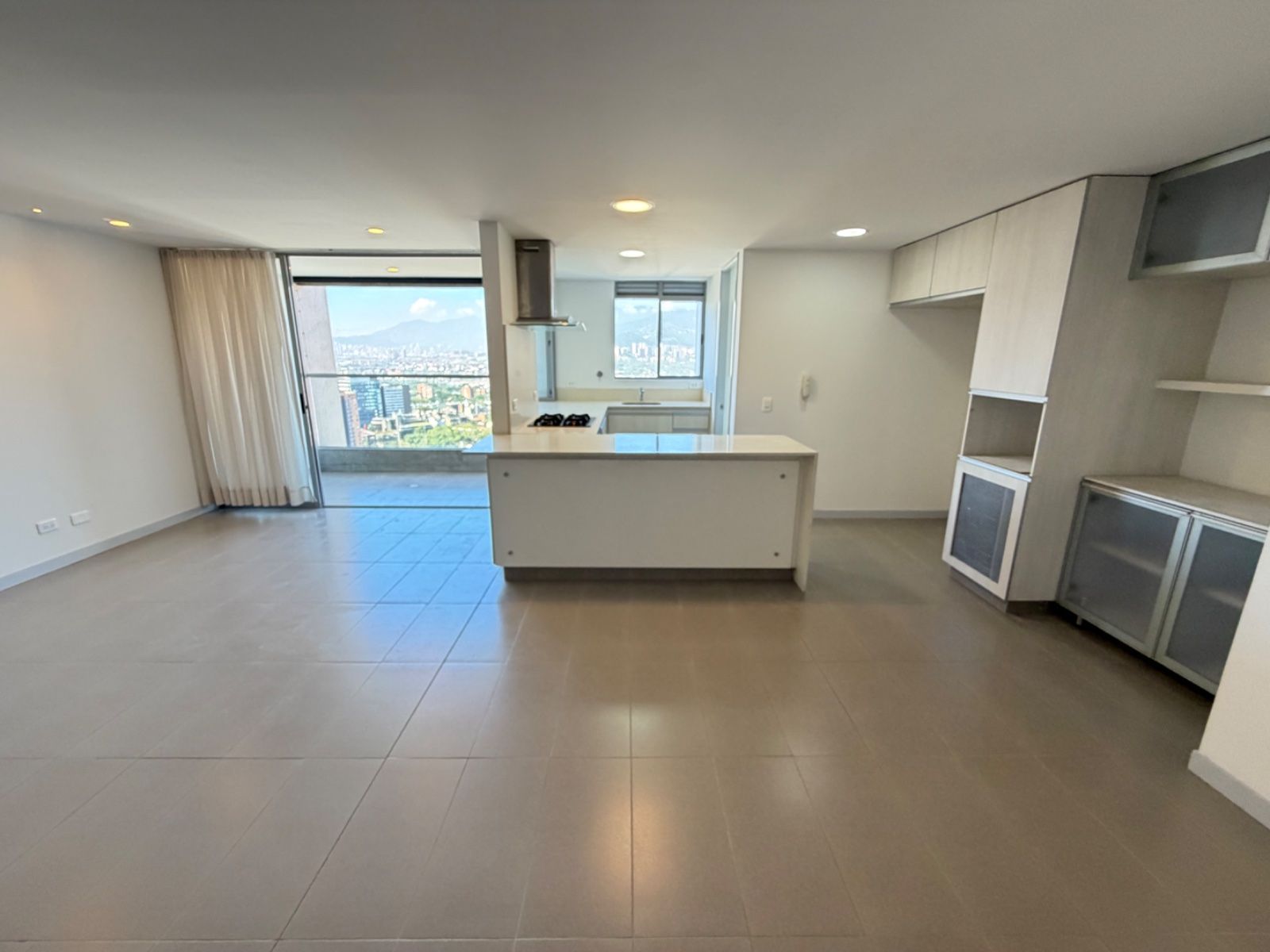 APARTAMENTO EN ARRIENDO UBICADO EN MEDELLIN SECTOR CASTROPOL - 2