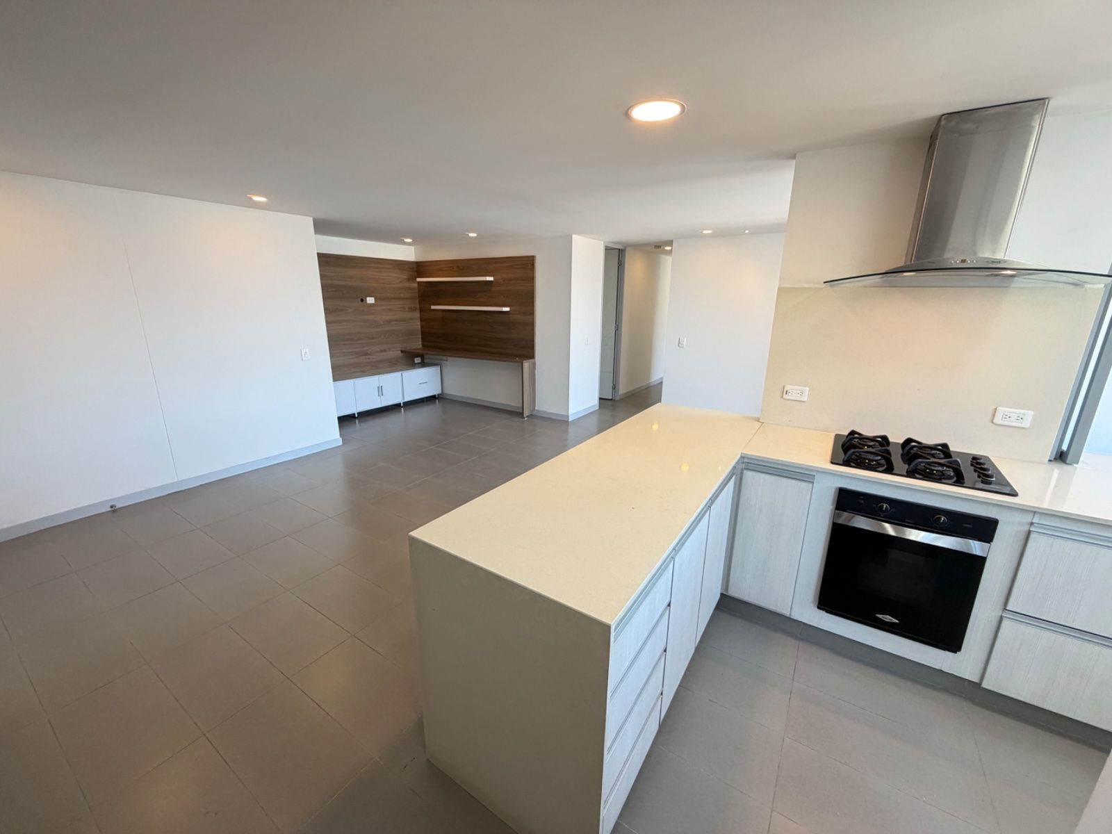 APARTAMENTO EN ARRIENDO UBICADO EN MEDELLIN SECTOR CASTROPOL - 3