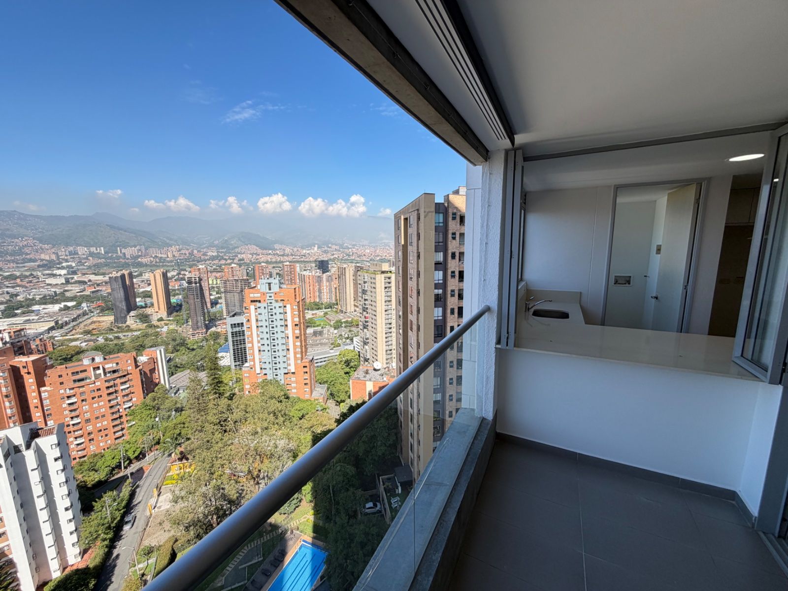 APARTAMENTO EN ARRIENDO UBICADO EN MEDELLIN SECTOR CASTROPOL - 13