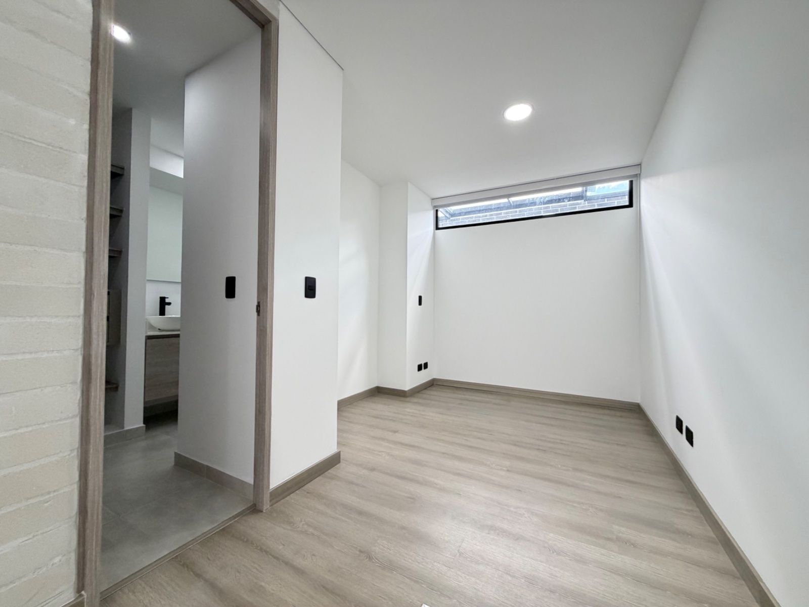APARTAESTUDIO EN ARRIENDO UBICADO EN ENVIGADO SECTOR LOMA DEL ESCOBERO - 6
