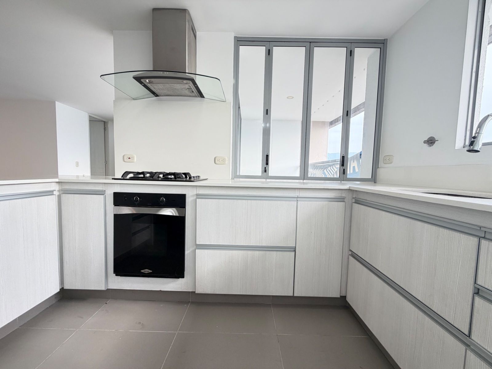 APARTAMENTO EN ARRIENDO UBICADO EN MEDELLIN SECTOR CASTROPOL - 3