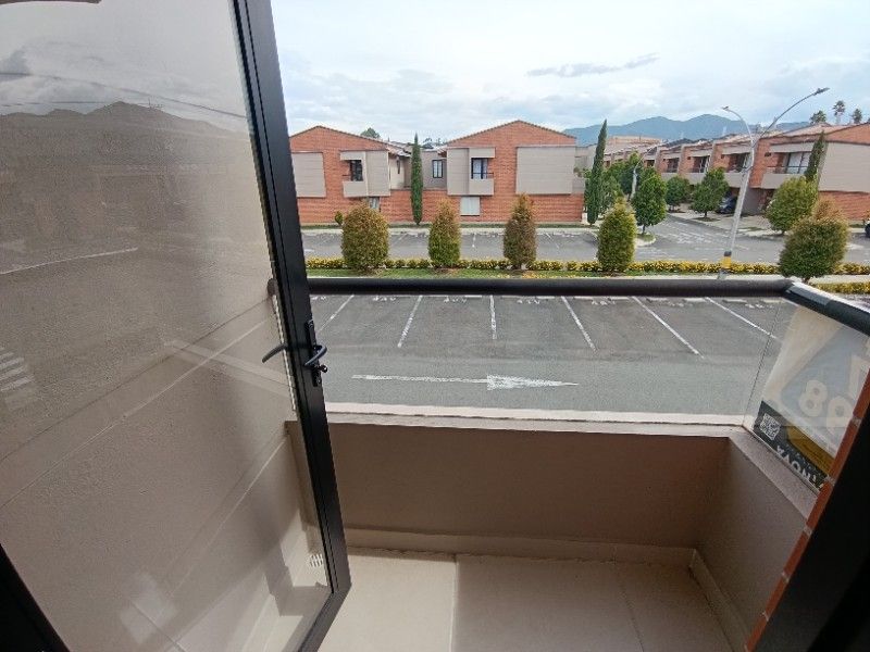 CASA EN ARRIENDO UBICADA EN LA CEJA SECTOR COMFAMA - 18