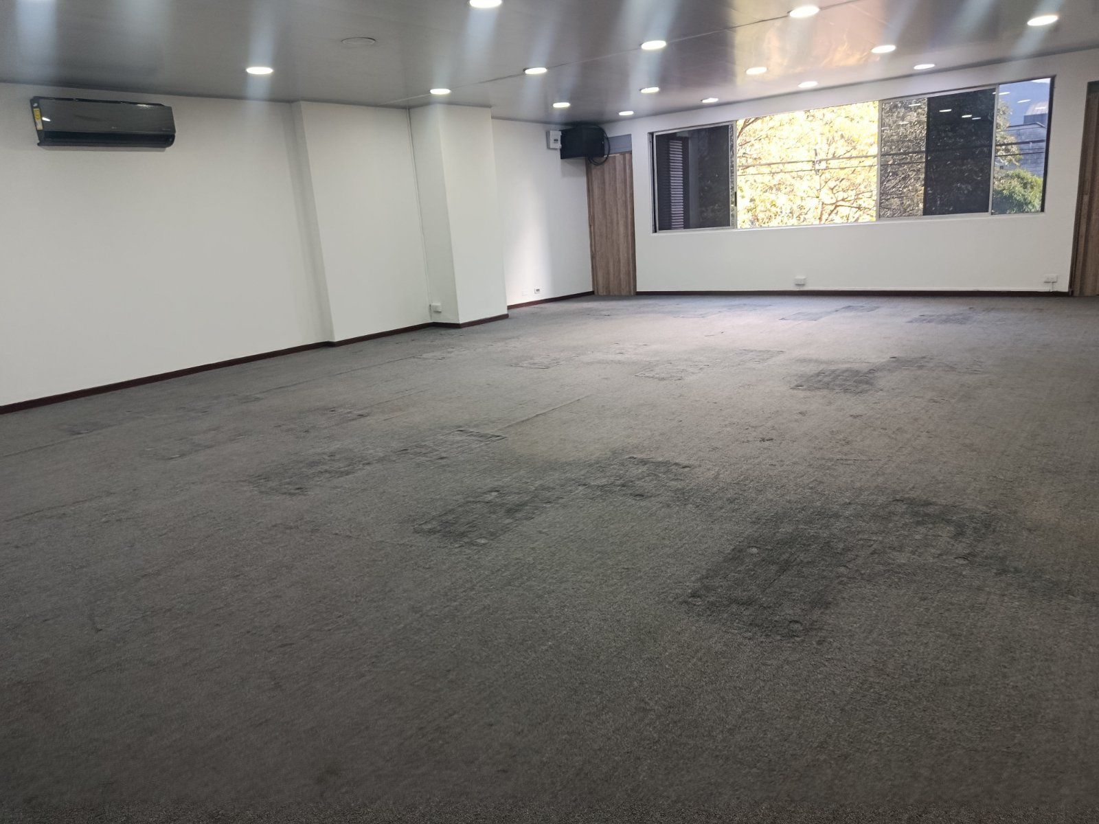 OFICINA EN ARRIENDO UBICADO EN MEDELLIN SECTOR LA AGUACATALA - 4