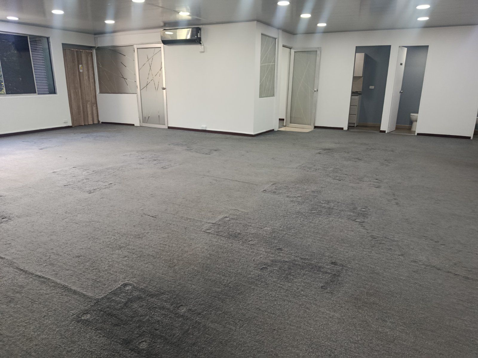 OFICINA EN ARRIENDO UBICADO EN MEDELLIN SECTOR LA AGUACATALA - 7