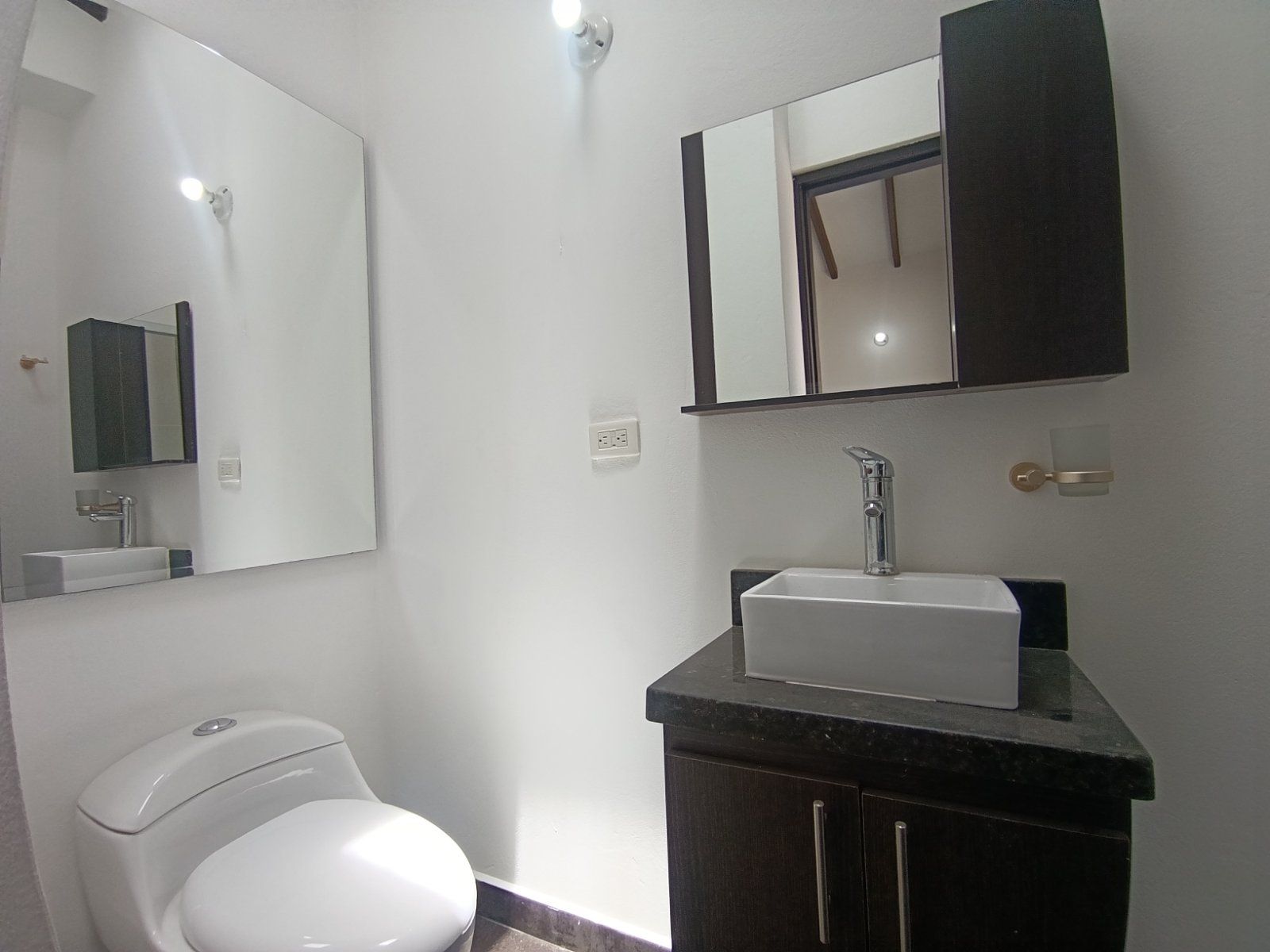 CASA EN ARRIENDO UBICADA EN LA CEJA SECTOR VIVA - 13