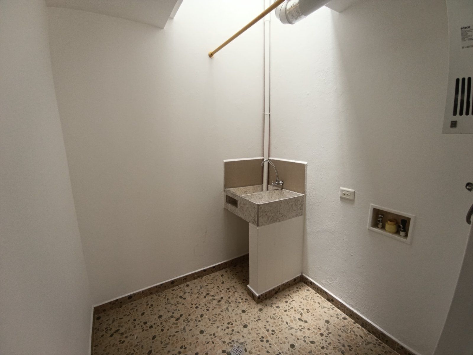 CASA EN ARRIENDO UBICADA EN LA CEJA SECTOR VIVA - 17