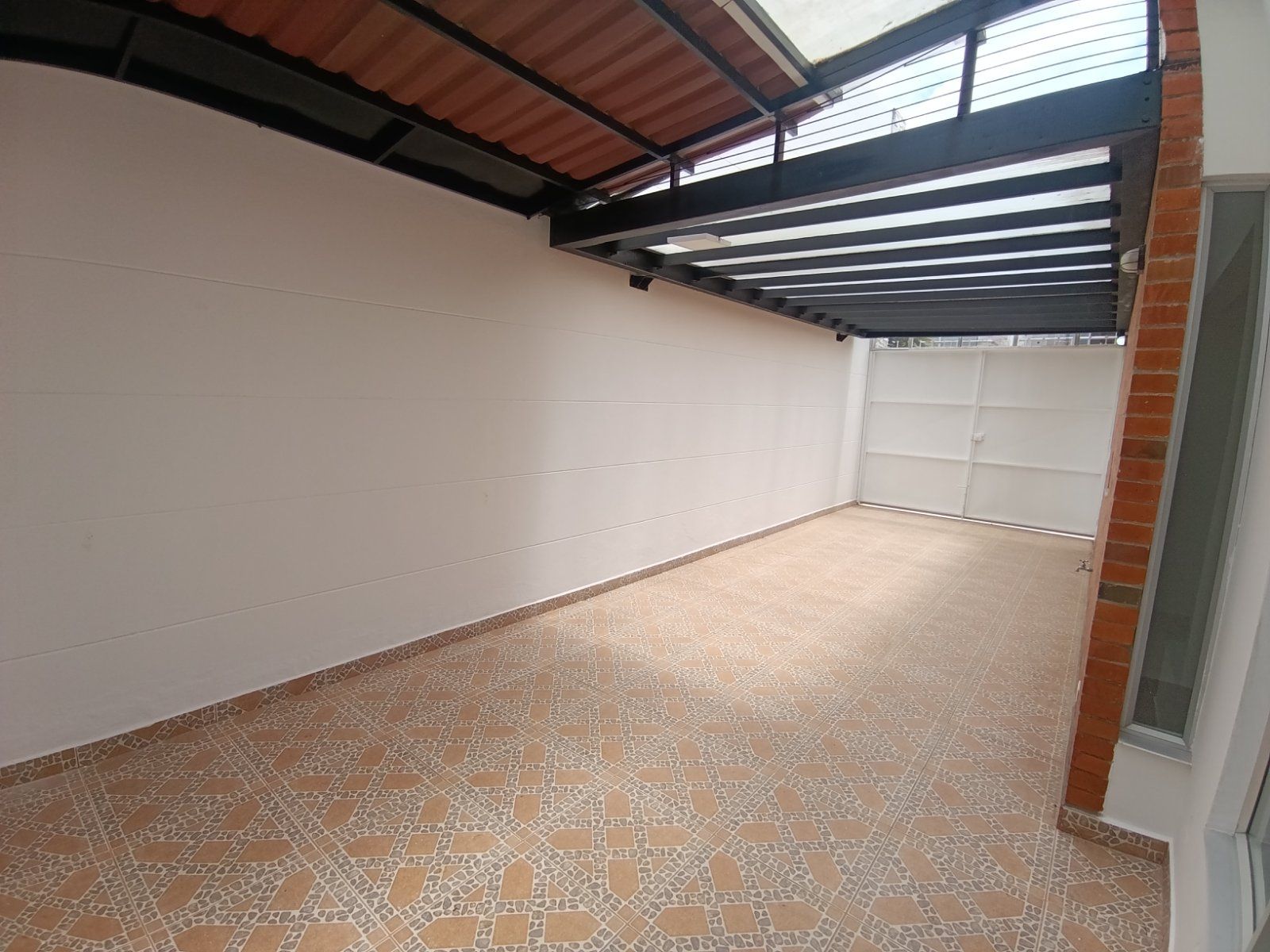 CASA EN ARRIENDO UBICADA EN LA CEJA SECTOR VIVA - 18