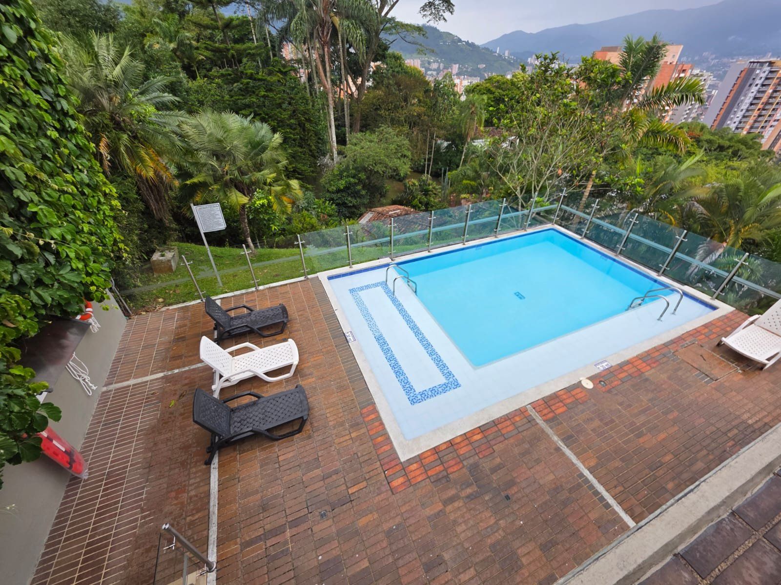 CASA EN VENTA UBICADA EN ENVIGADO SECTOR LOMA DEL ESMERALDAL - 19