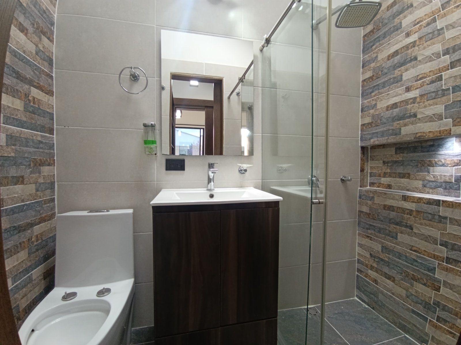 CASA EN ARRIENDO UBICADA EN LA CEJA SECTOR DEL VALLES - 12