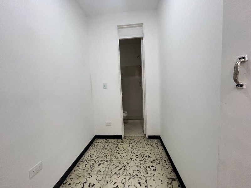 CASA EN ARRIENDO UBICADA EN MEDELLIN SECTOR LAURELES - 8