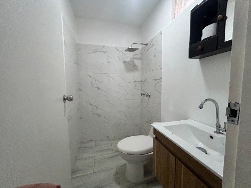 CASA EN ARRIENDO UBICADA EN MEDELLIN SECTOR LAURELES - 9