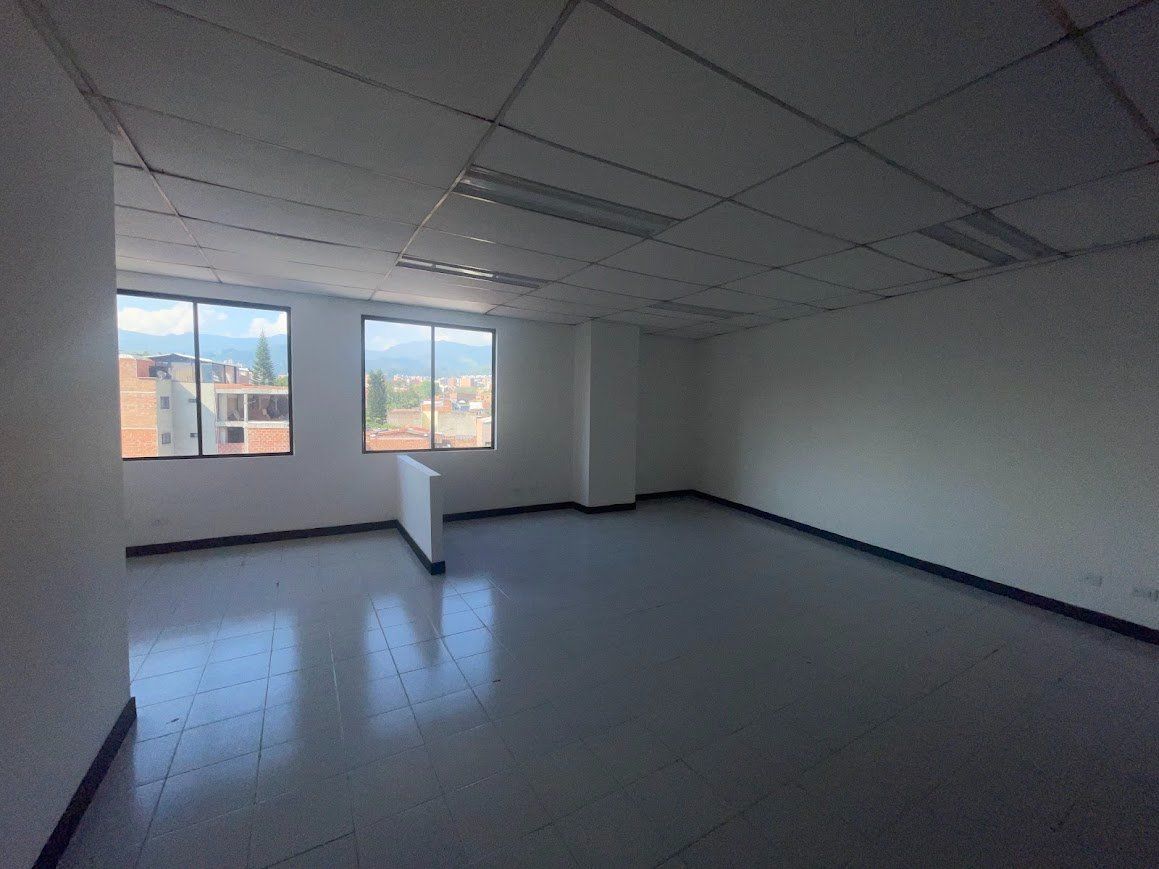 OFICINA EN ARRIENDO UBICADA EN MEDELLÍN SECTOR LAURELES - 2