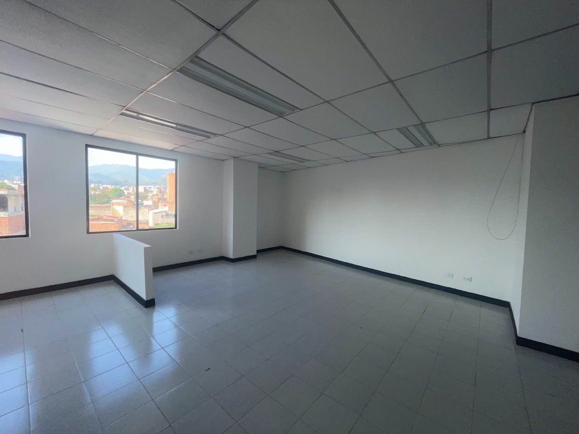 OFICINA EN ARRIENDO UBICADA EN MEDELLÍN SECTOR LAURELES - 3