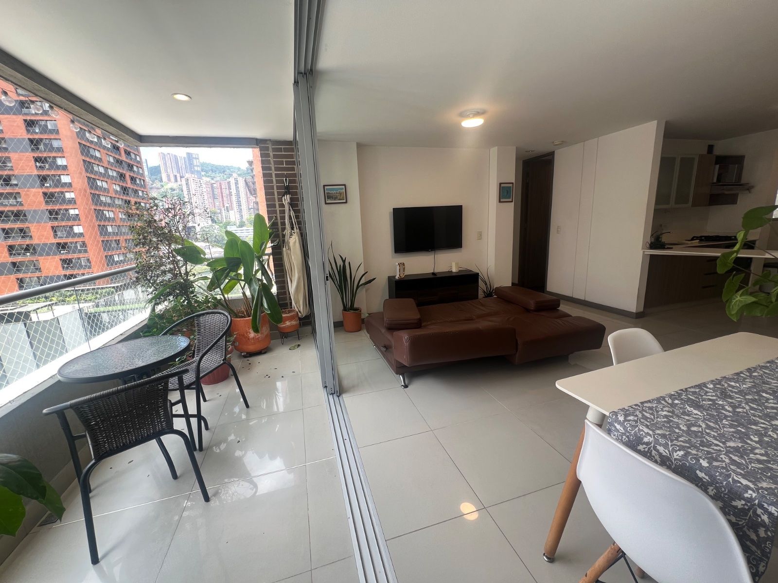 APARTAMENTO EN ARRIENDO UBICADO EN POBLADO SECTOR RESERVAS DEL RIO - 2