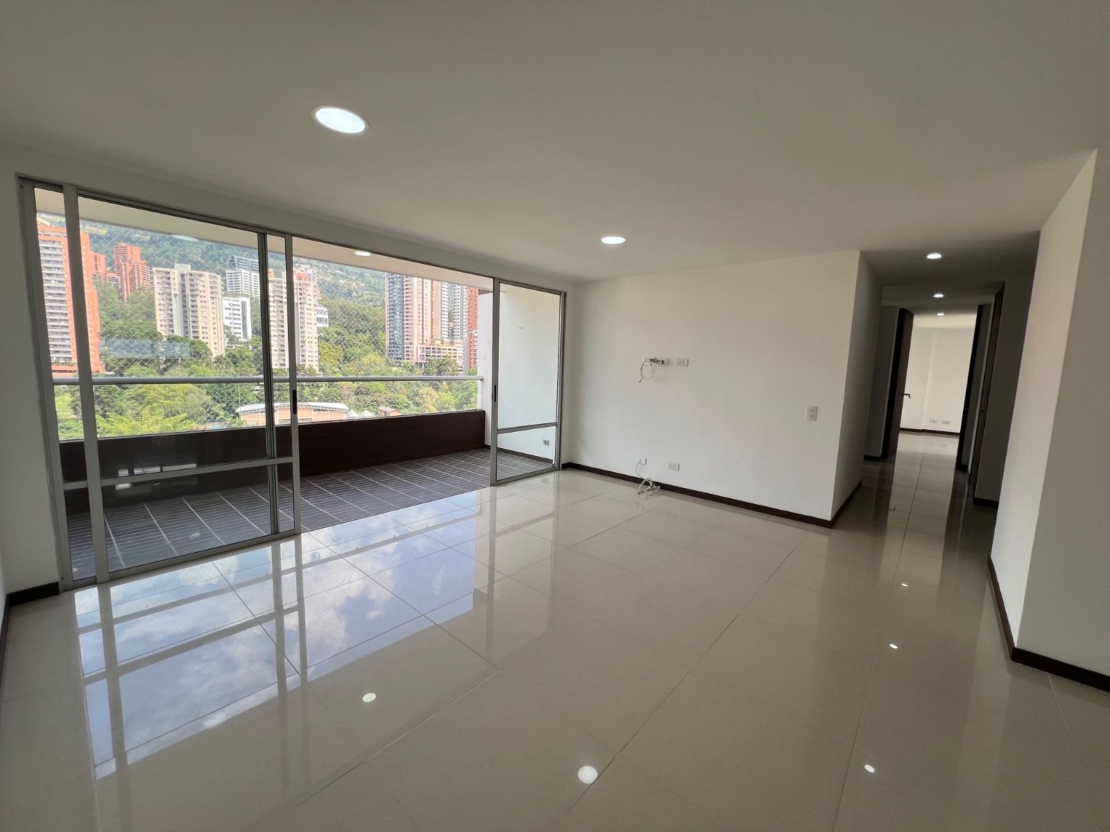 APARTAMENTO EN ARRIENDO UBICADO EN MEDELLIN SECTOR LOS BALSOS
