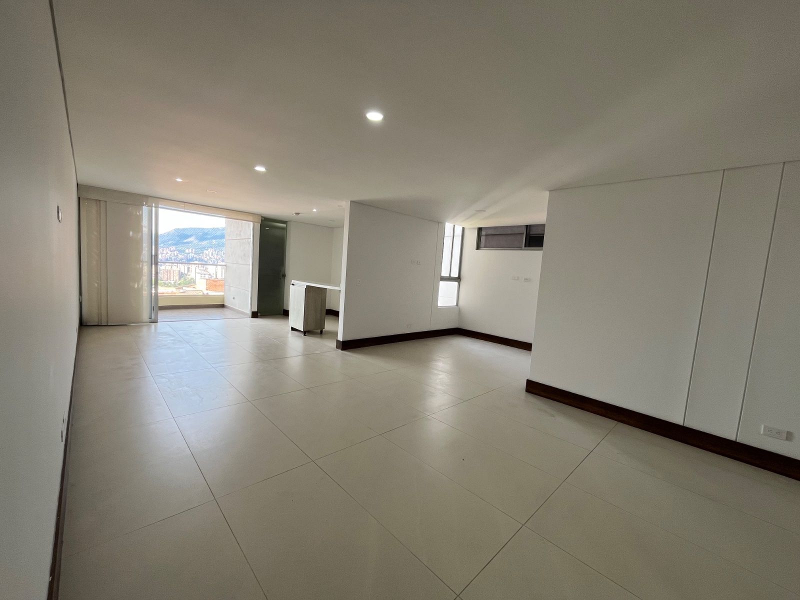 APARTAMENTO EN ARRIENDO UBICADO EN SABANETA SECTOR LAS LOMITAS - 2