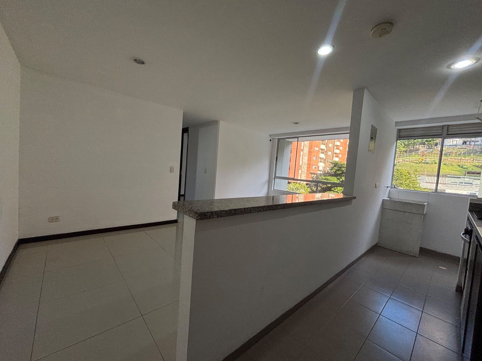 APARTAMENTO EN ARRIENDO UBICADO EN ENVIGADO SECTOR TRIANON - 2